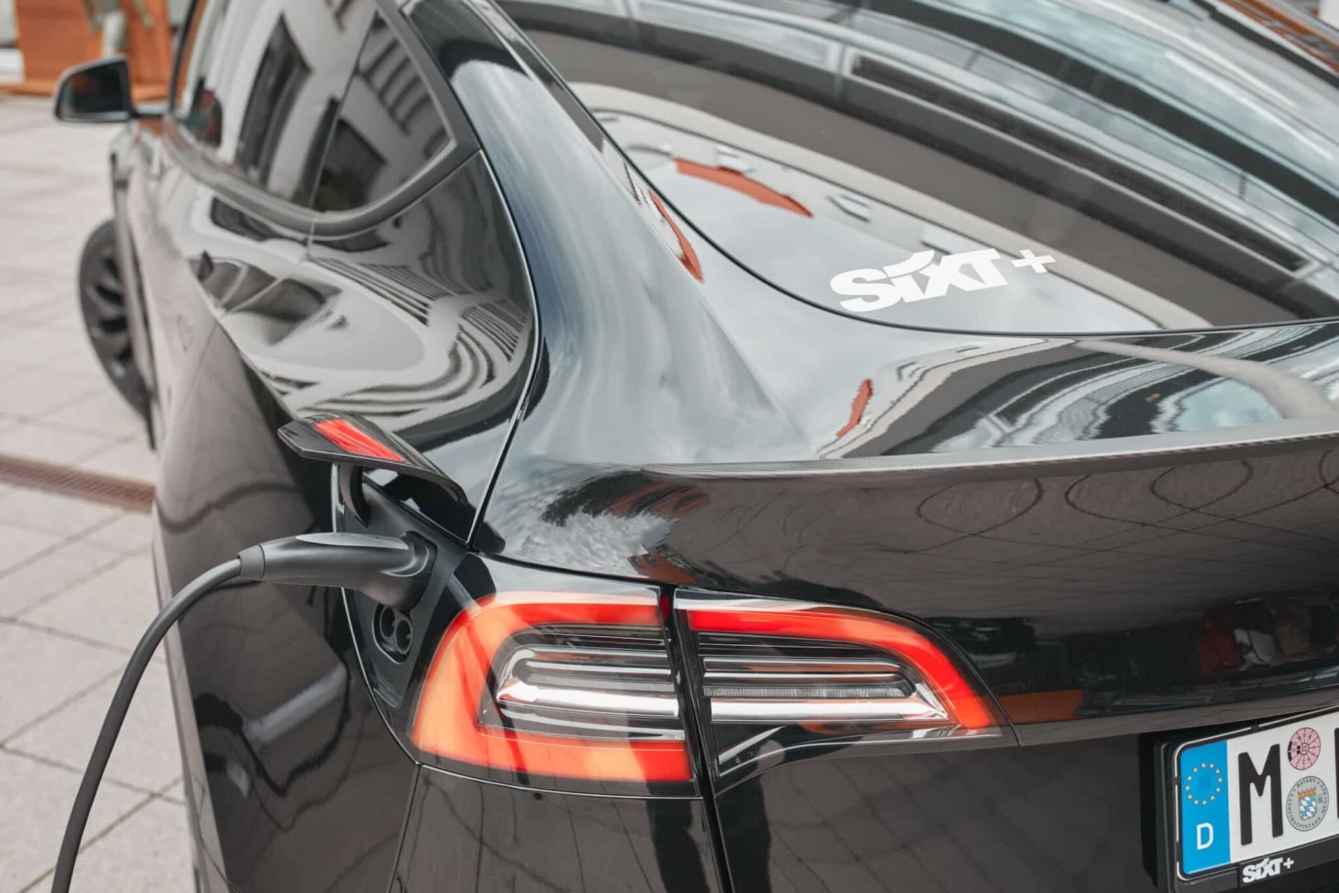 Cover Image for Sixt: Alle Vorstände fahren inzwischen elektrisch
