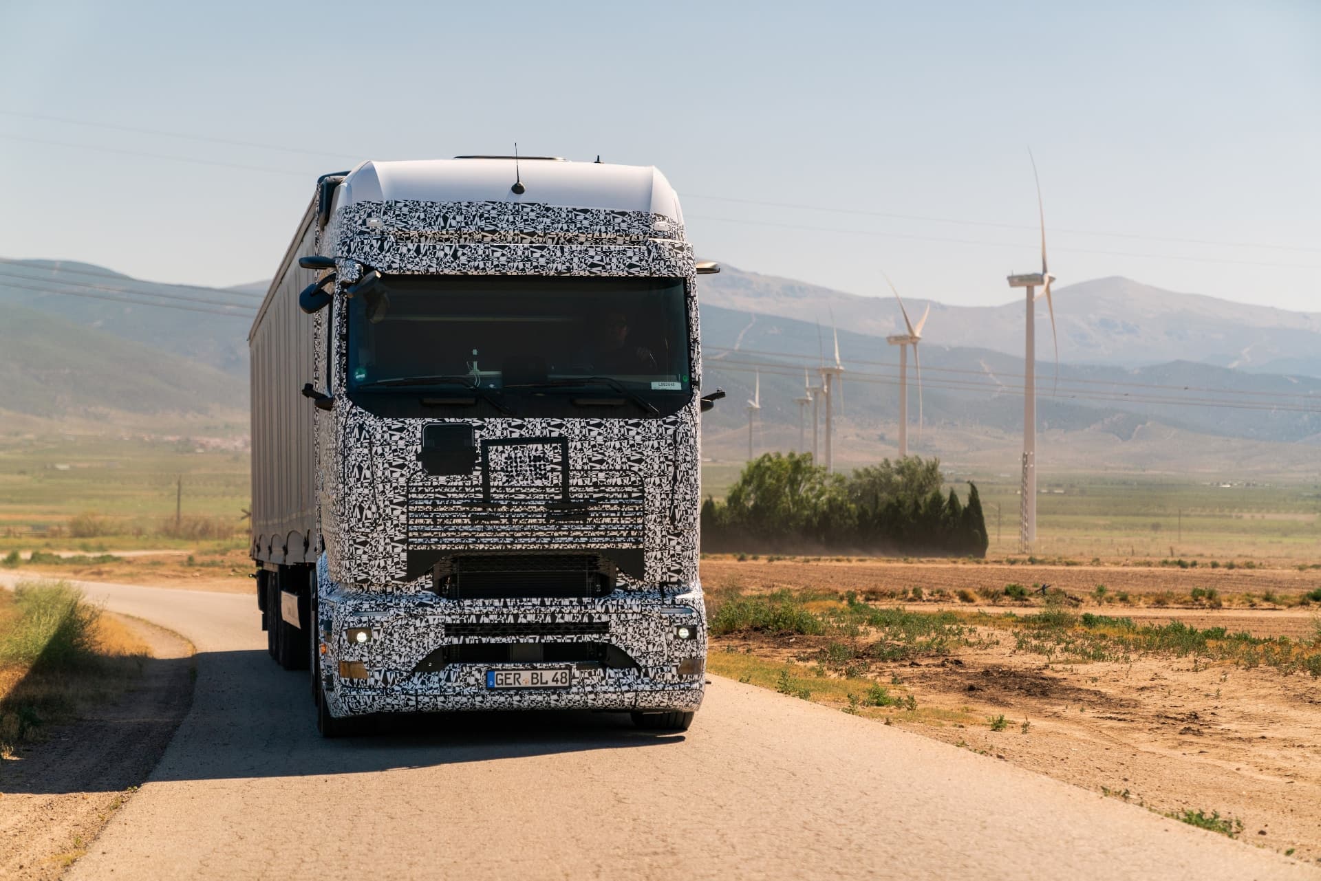 Mercedes-Benz eActros 600 besteht Sommer-Härtetest