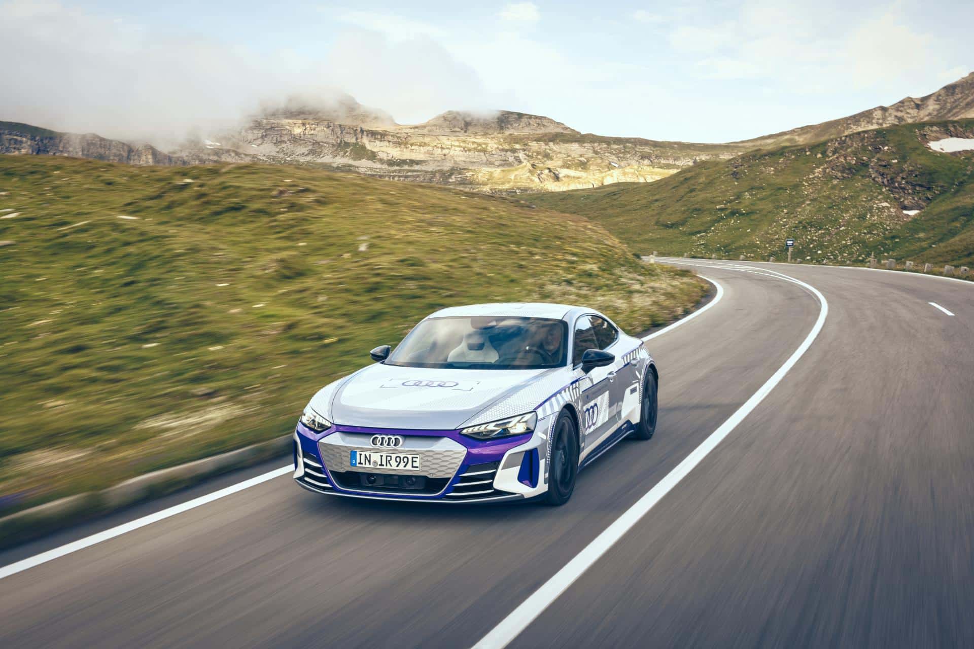 Cover Image for Audi RS e-tron GT: Winterzauber auf Rädern
