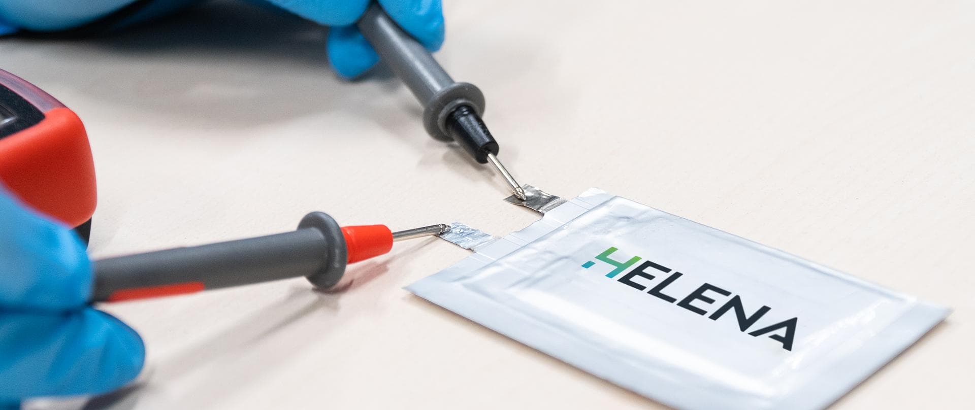 HELENA: Festkörper-Akkus für E-Autos und Flugzeuge