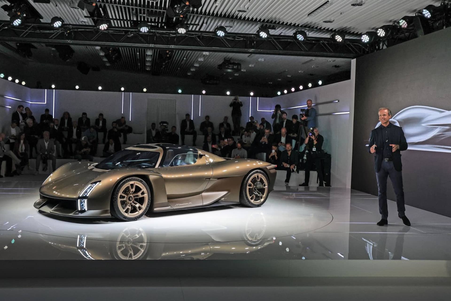 Cover Image for Wie Porsche den Elektro-Sportwagen Mission X entwickelt