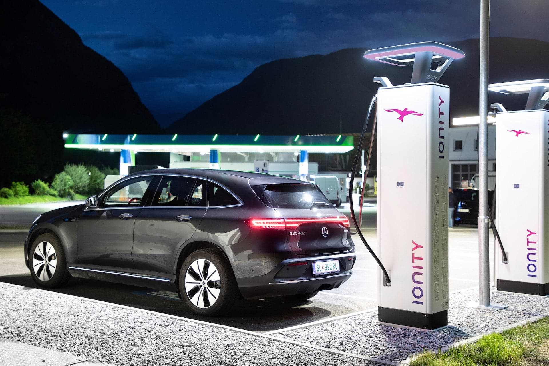 Cover Image for Ionity: Steigende E-Auto-Zulassungen als Investitionssignal