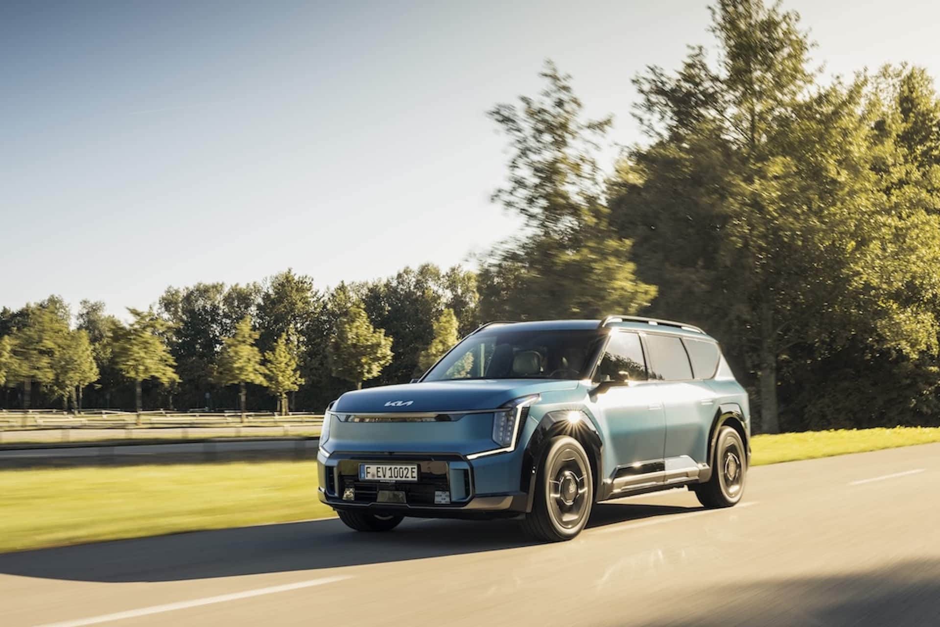 Cover Image for Elektro gegen Verbrenner: Kia EV9 fordert Volvo-Flaggschiff heraus