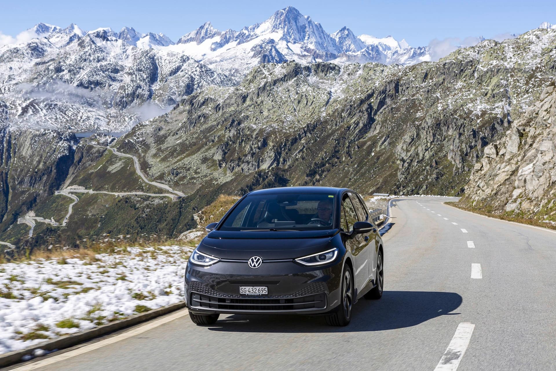 Cover Image for Ab 2024: Schweiz schafft Steuerbefreiung beim E-Auto-Import ab