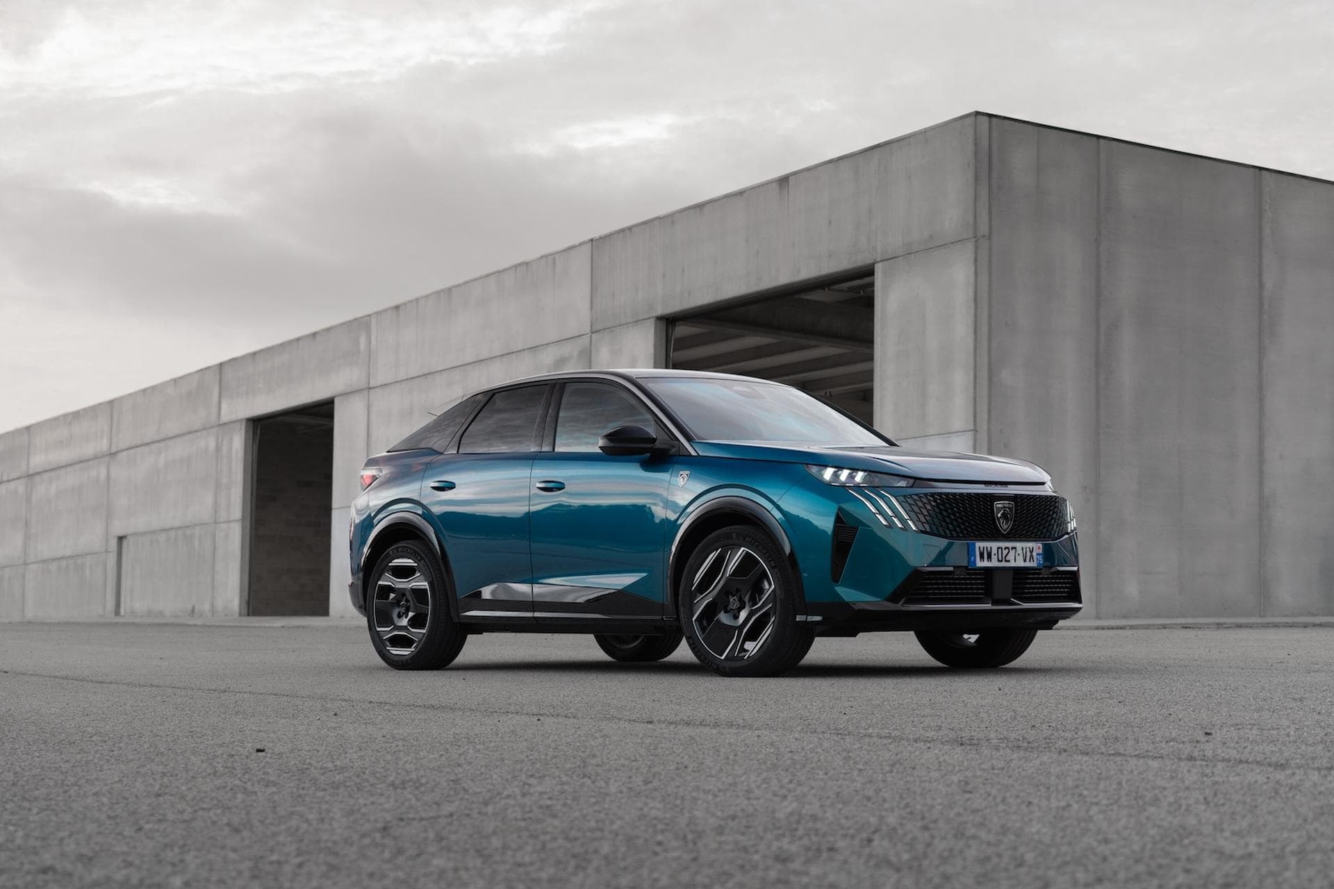 Cover Image for Fahrbericht Peugeot e-3008: Solide und sehenswert