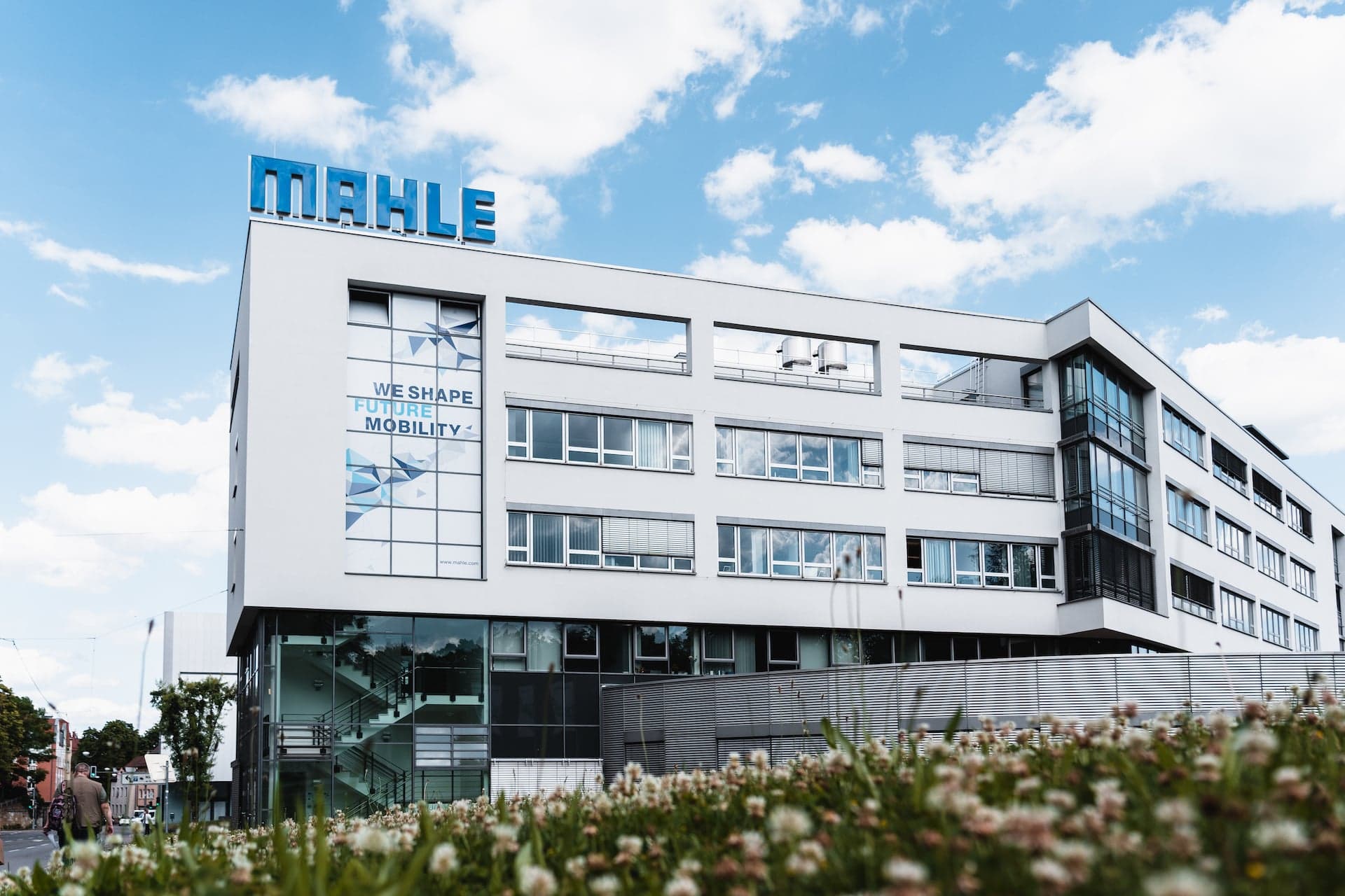 Cover Image for Mahle-Chef warnt vor CO2-Regulierungen und US-Autozöllen