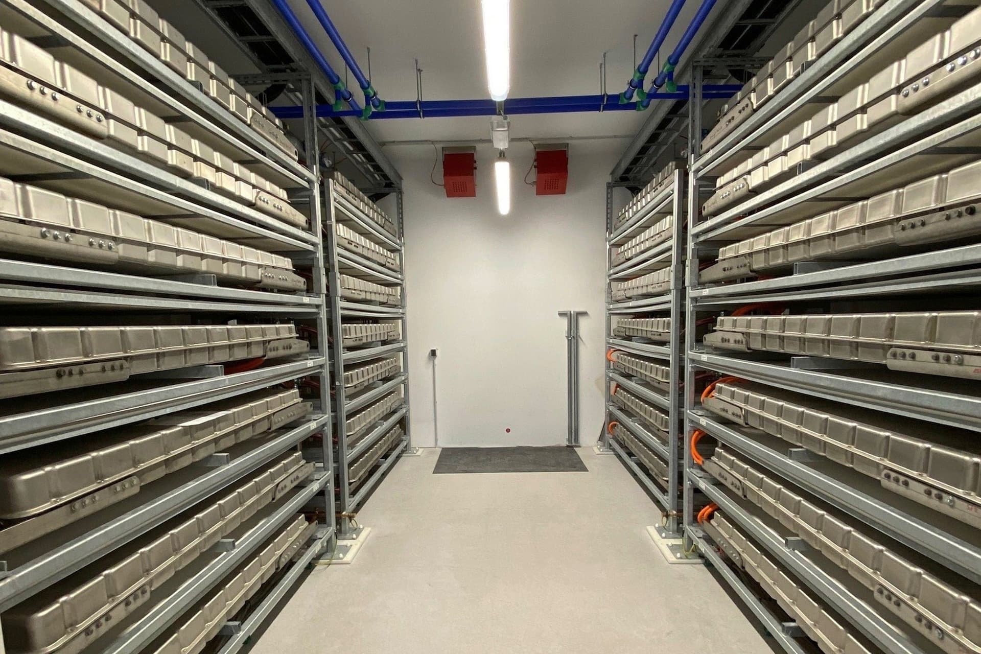Cover Image for Second-Life-Speicher aus gebrauchten eCitaro Batterien geht in Betrieb