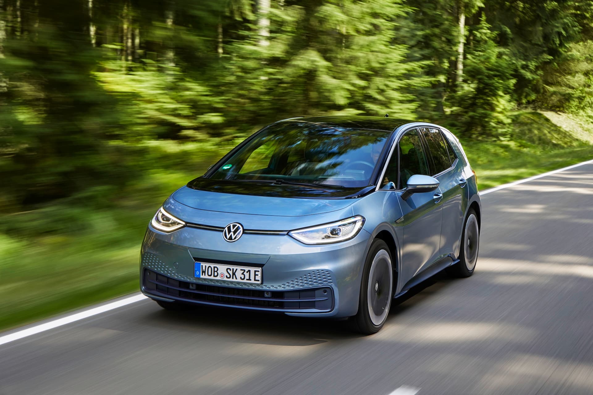 Cover Image for ADAC: Viele E-Autos weiterhin günstiger als vergleichbare Verbrenner