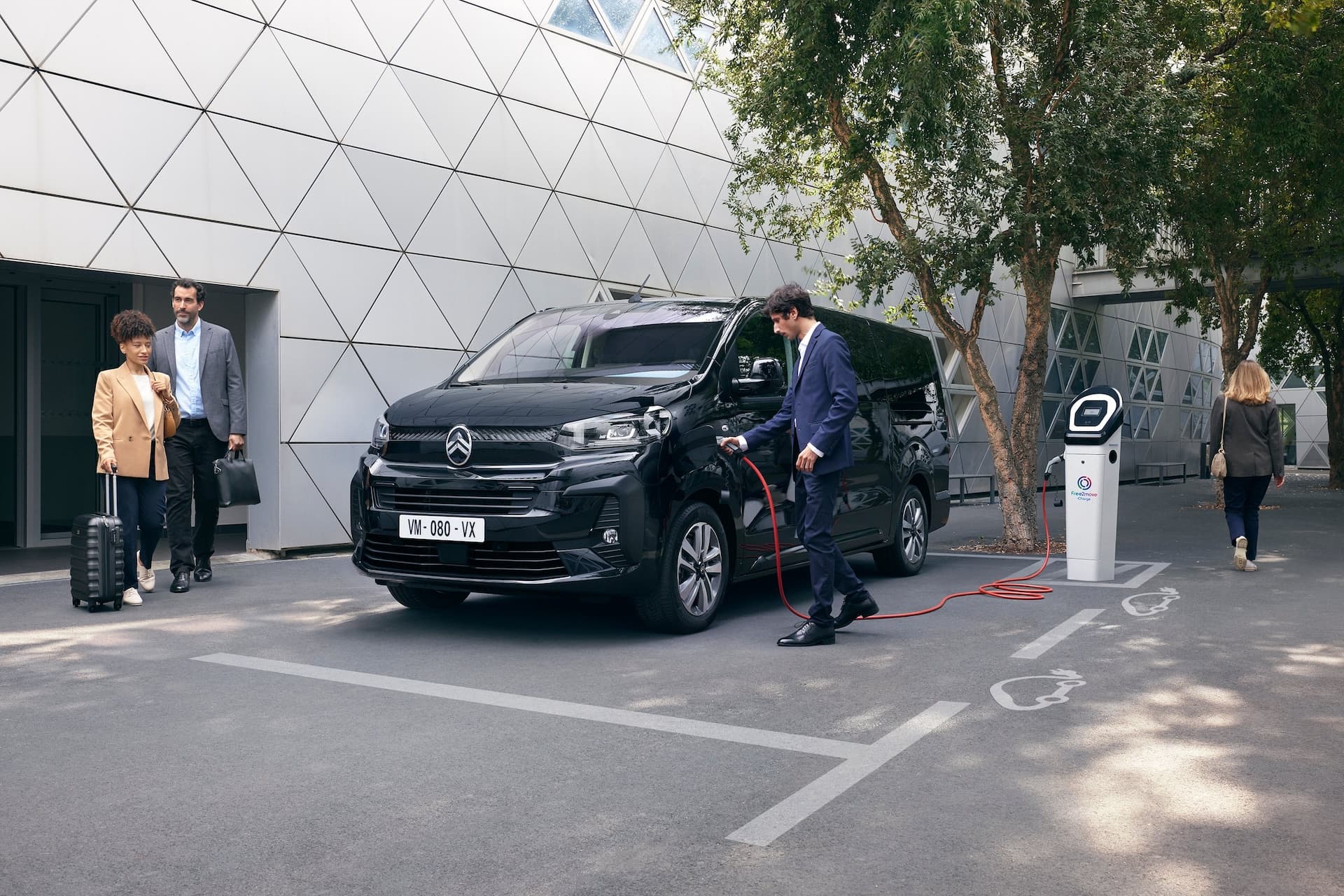 Cover Image for Citroën E-Spacetourer: Elektro-Van mit neuer Optik und mehr Reichweite