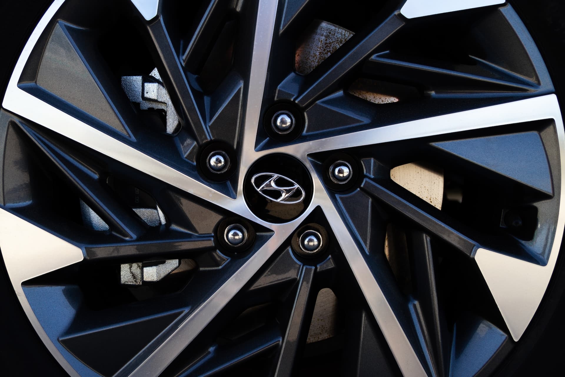 Cover Image for Hyundai auf der CES 2024: Neue Lösungen für Wasserstoff und Software-definierte Mobilität