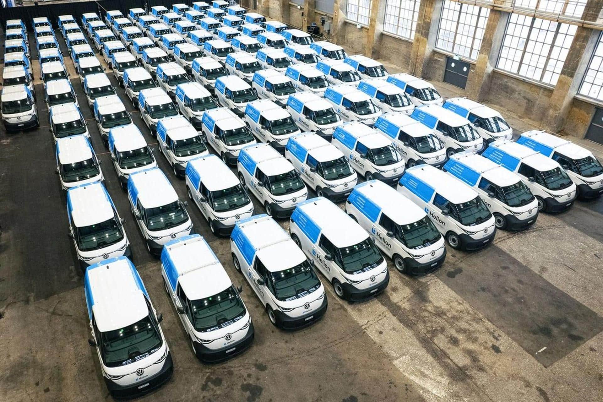Helion stellt mit 100 VW ID.Buzz die größte E-Flotte der Schweiz