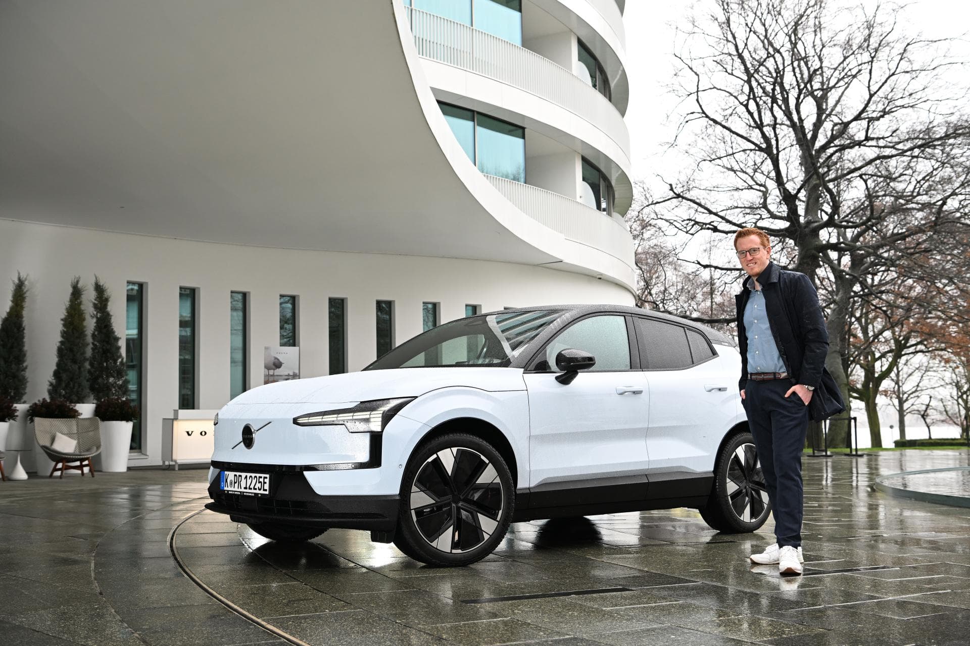 Cover Image for Dieses E-Auto will Volvo 2024 mehr als 228.646 mal verkaufen