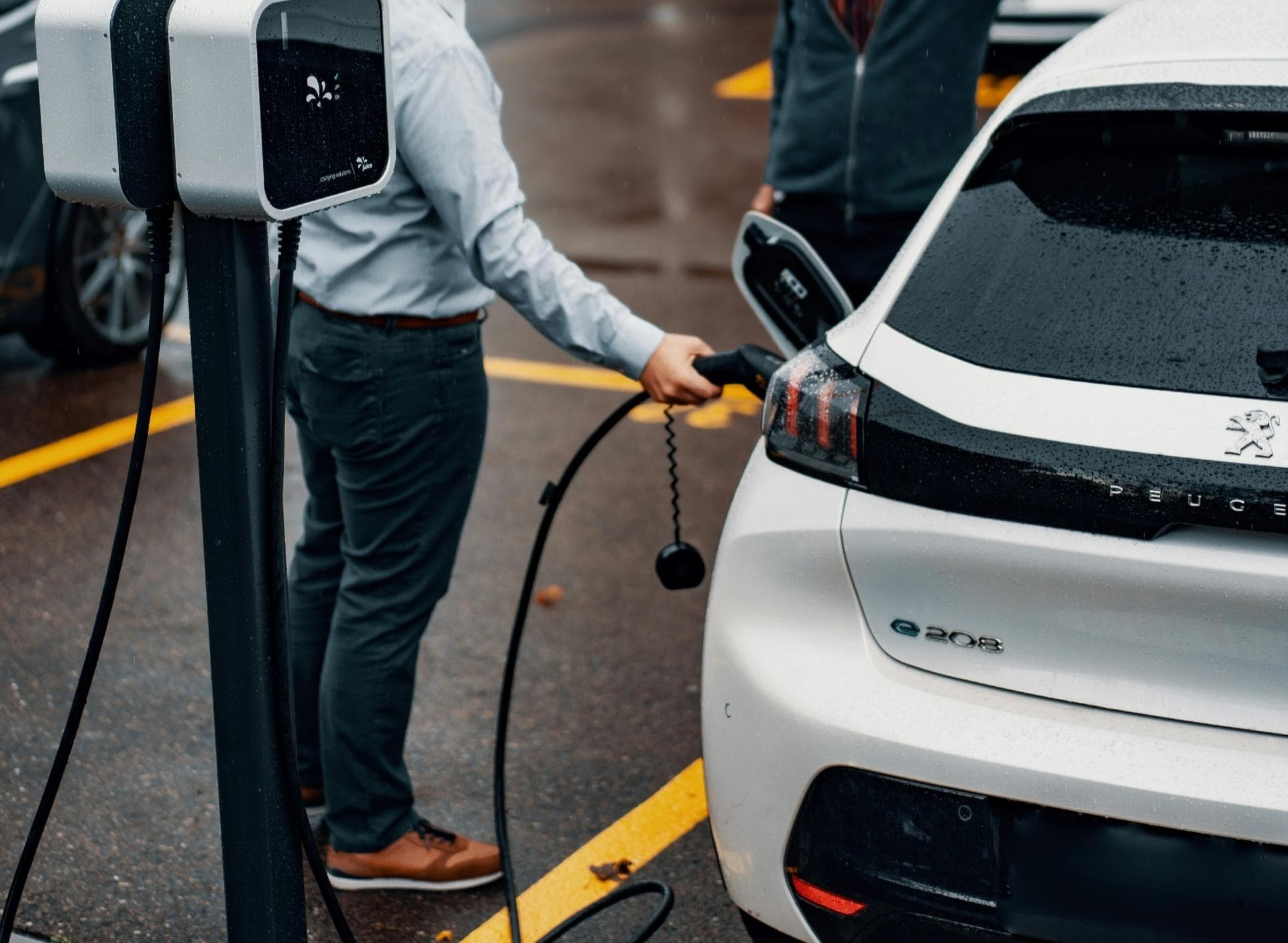 Cover Image for E-Auto-Markt 2024: Wachstum trotz Herausforderungen