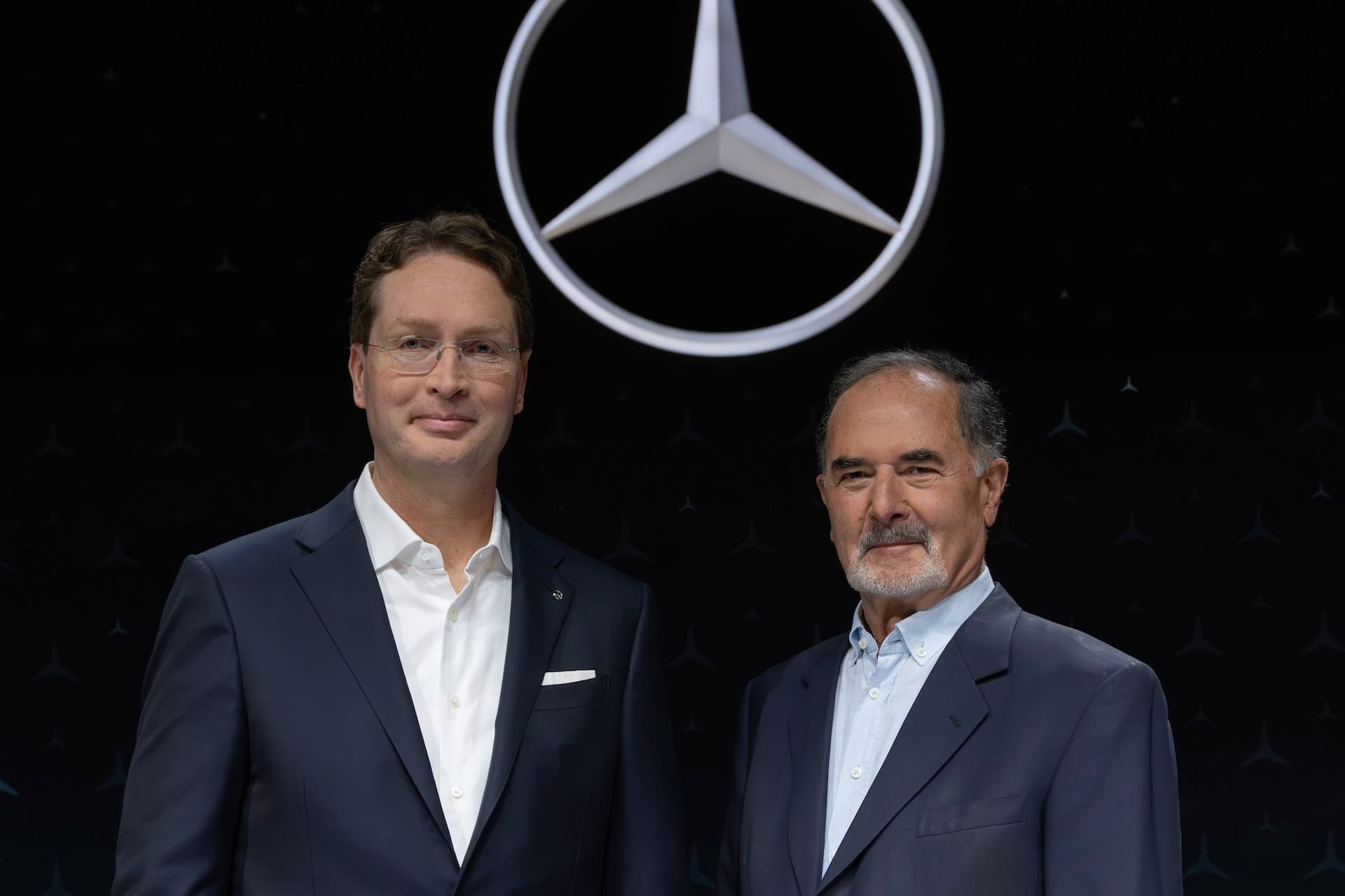 Cover Image for Mercedes-Chefs: „Wir wahren die Tradition, egal welcher Antrieb im Fahrzeug steckt“