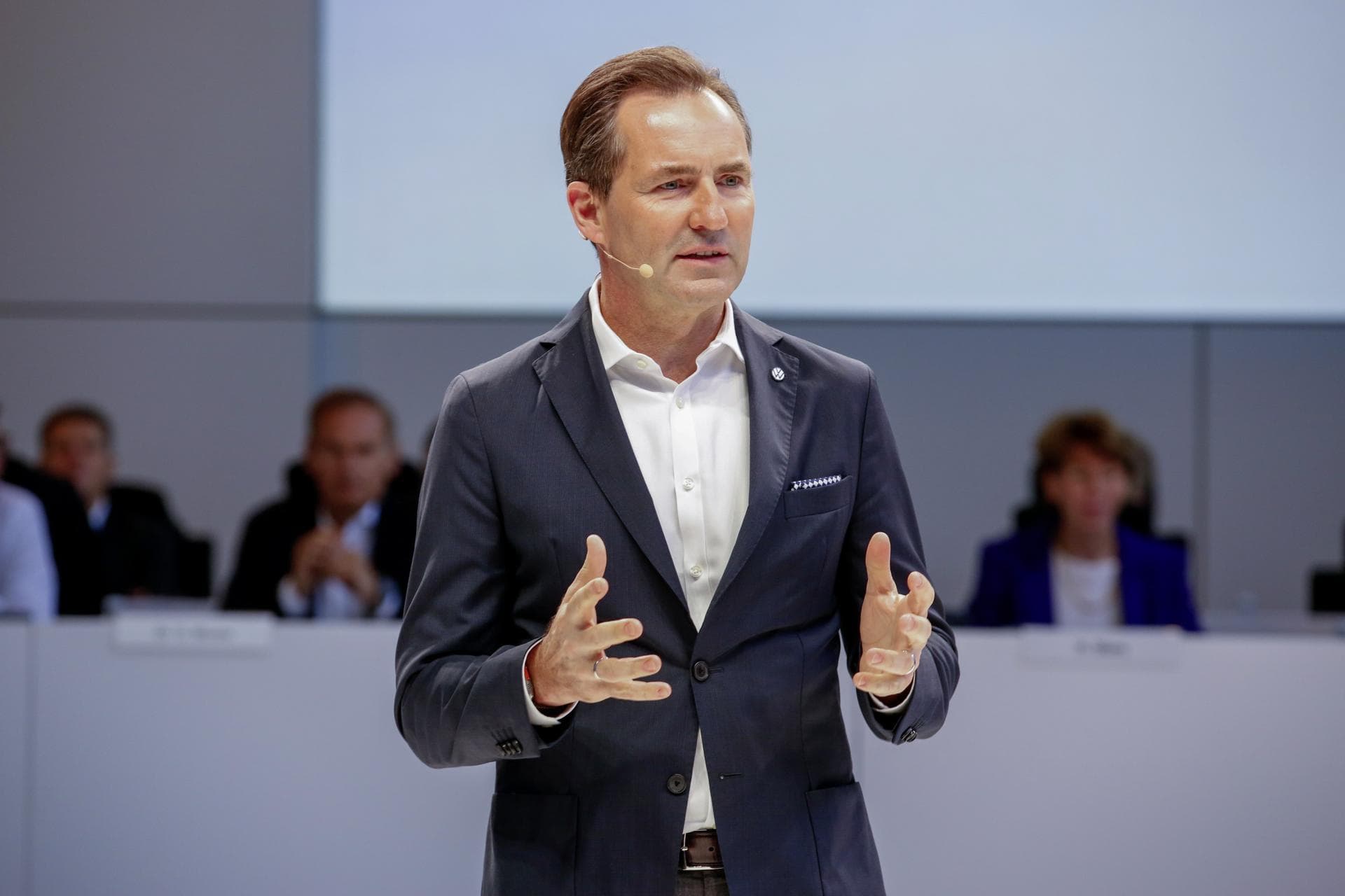 VW-CEO fordert Tempo, Kostenbewusstsein – und Abkehr von E-Fuels für Pkw