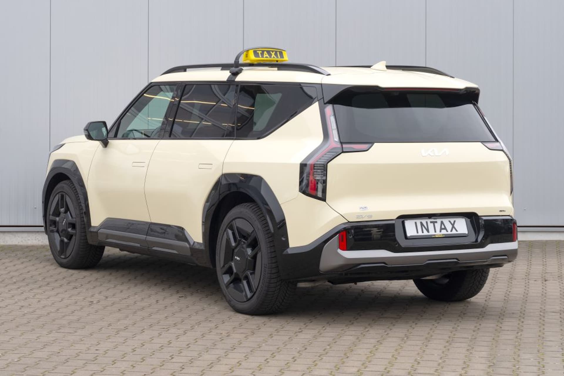 Cover Image for Den Kia EV9 gibt es nun auch als Elektro-Taxi