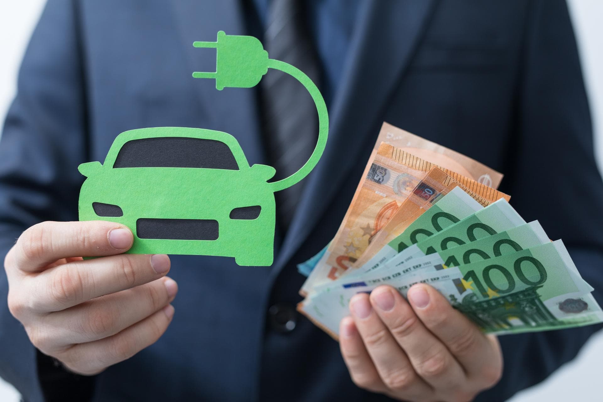 Cover Image for Steuervorteil gilt rückwirkend auch für E-Autos bis 70.000 Euro