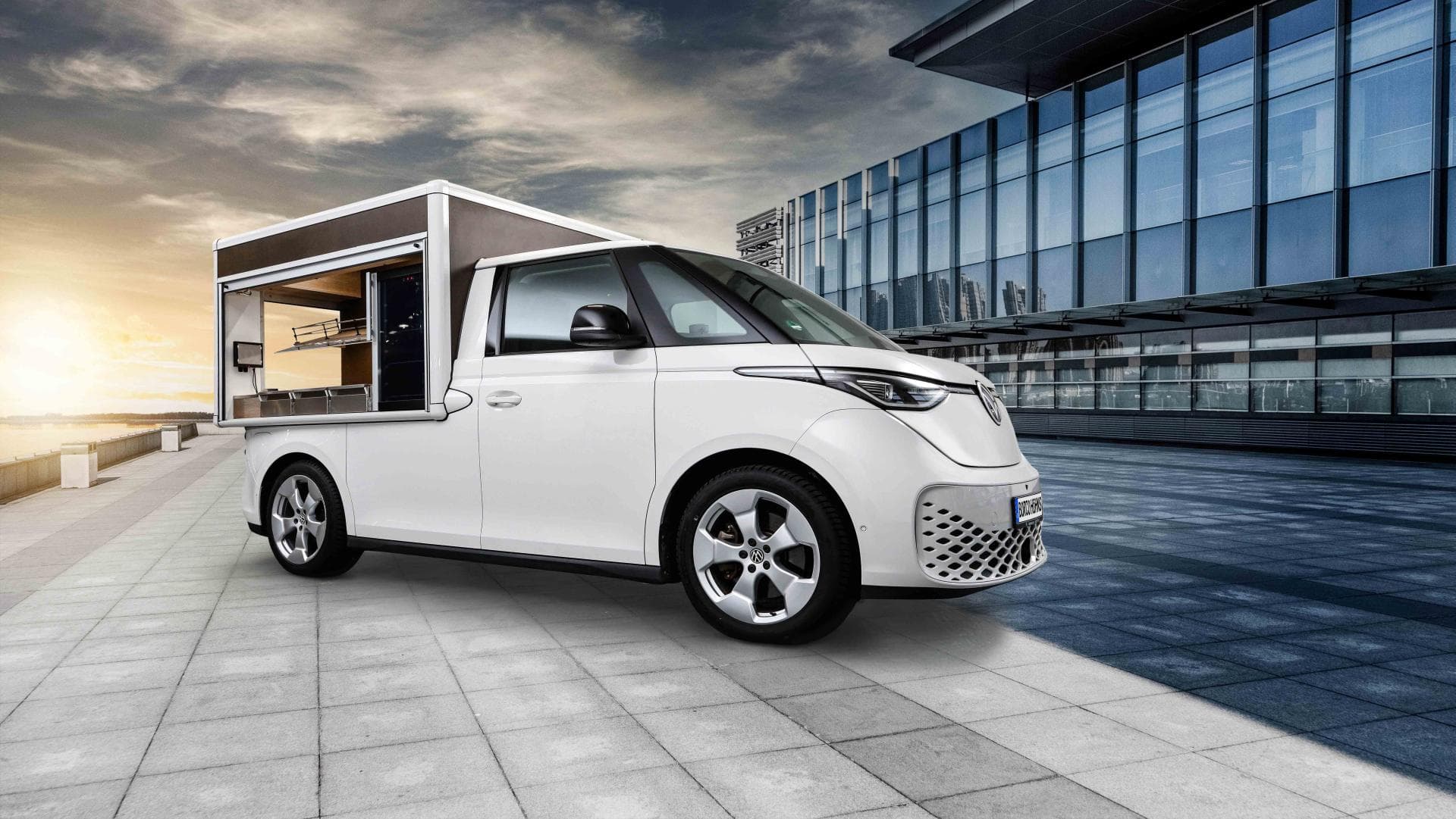 Cover Image for VW ID.Buzz als Foodtruck auf VW Werksgelände unterwegs