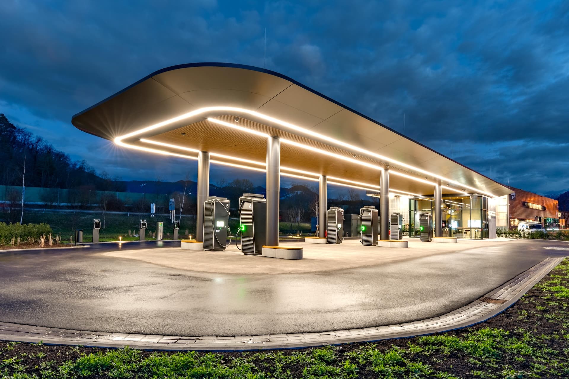 Cover Image for Österreichs neue Regierung: Was sich für Elektroauto-Fahrer ändert