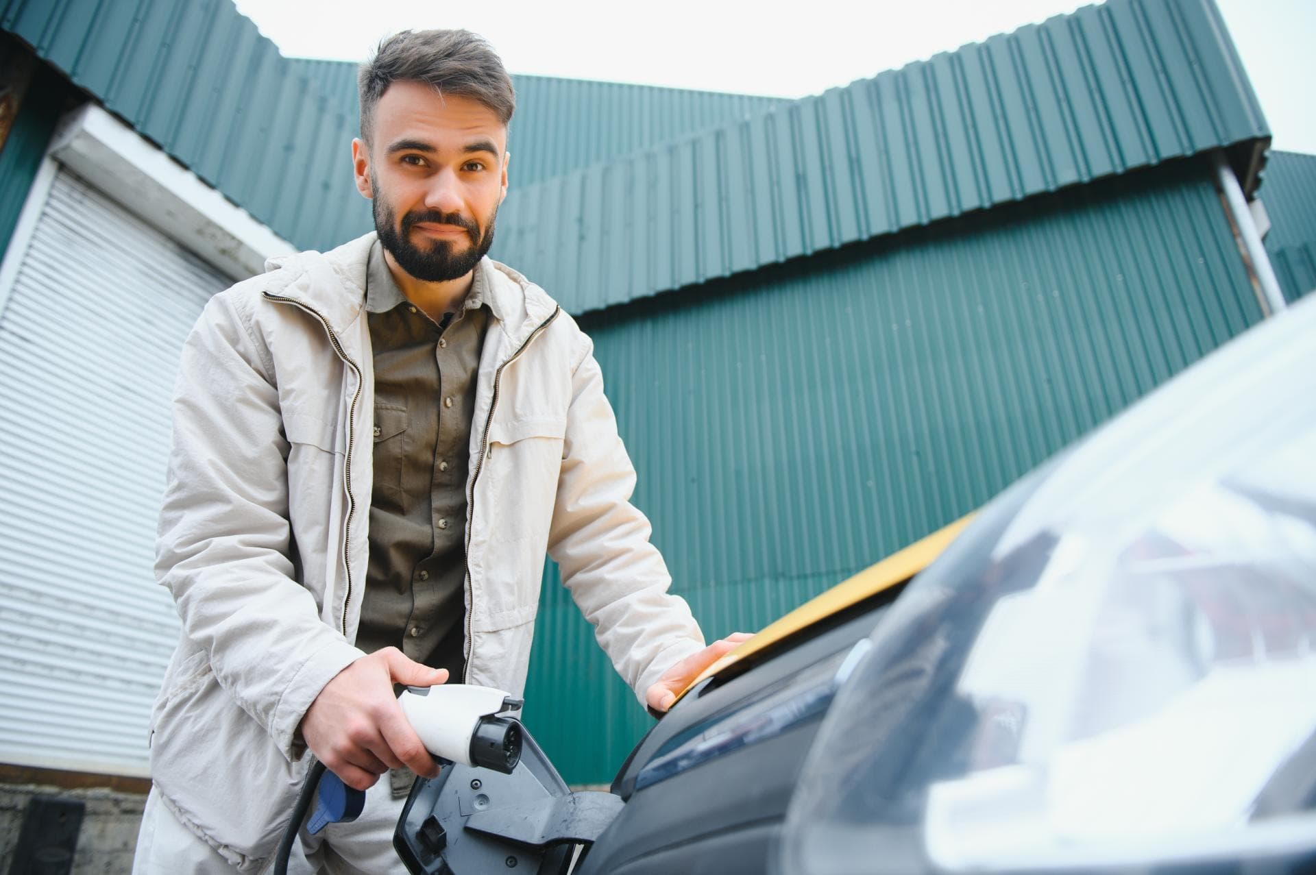 Cover Image for ADAC: E-Autos trotz Wegfall staatlicher Förderung beliebt