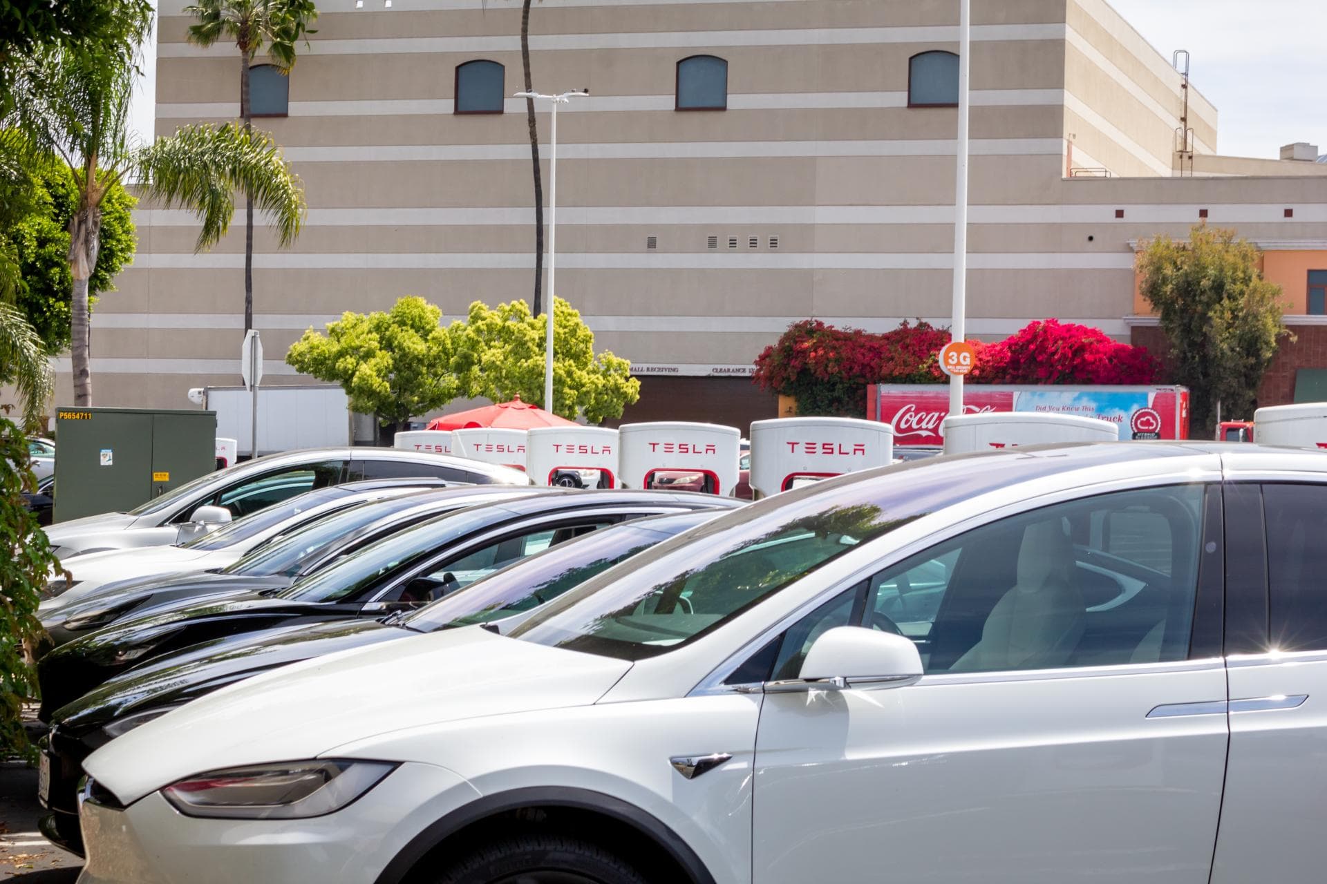 Cover Image for Tesla bemüht sich um Schadensbegrenzung bei Flottenkunden