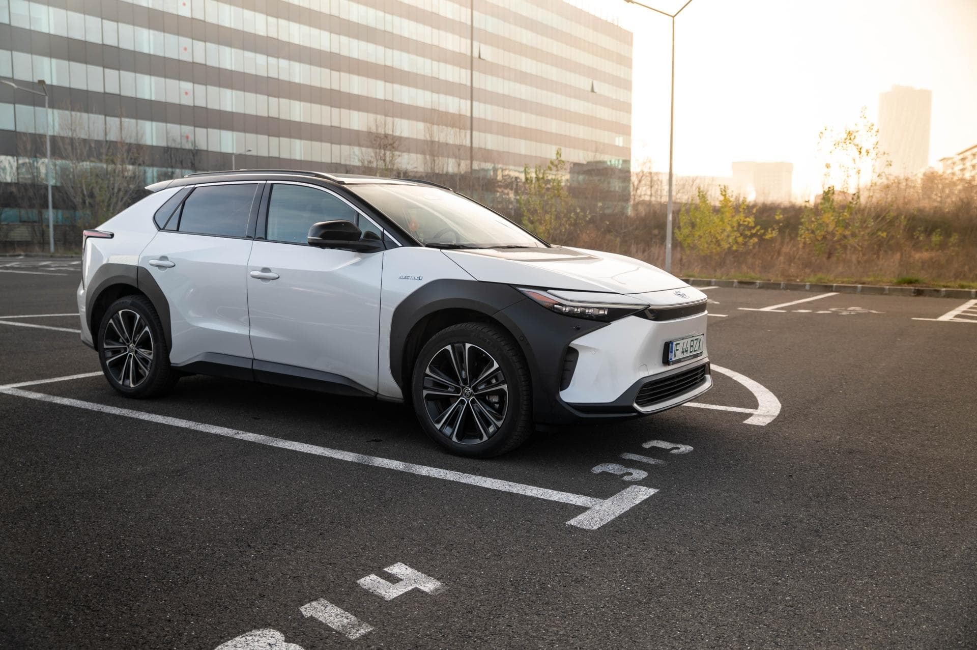 Cover Image for Toyota erweitert US-Werk für dreireihigen Elektro-SUV