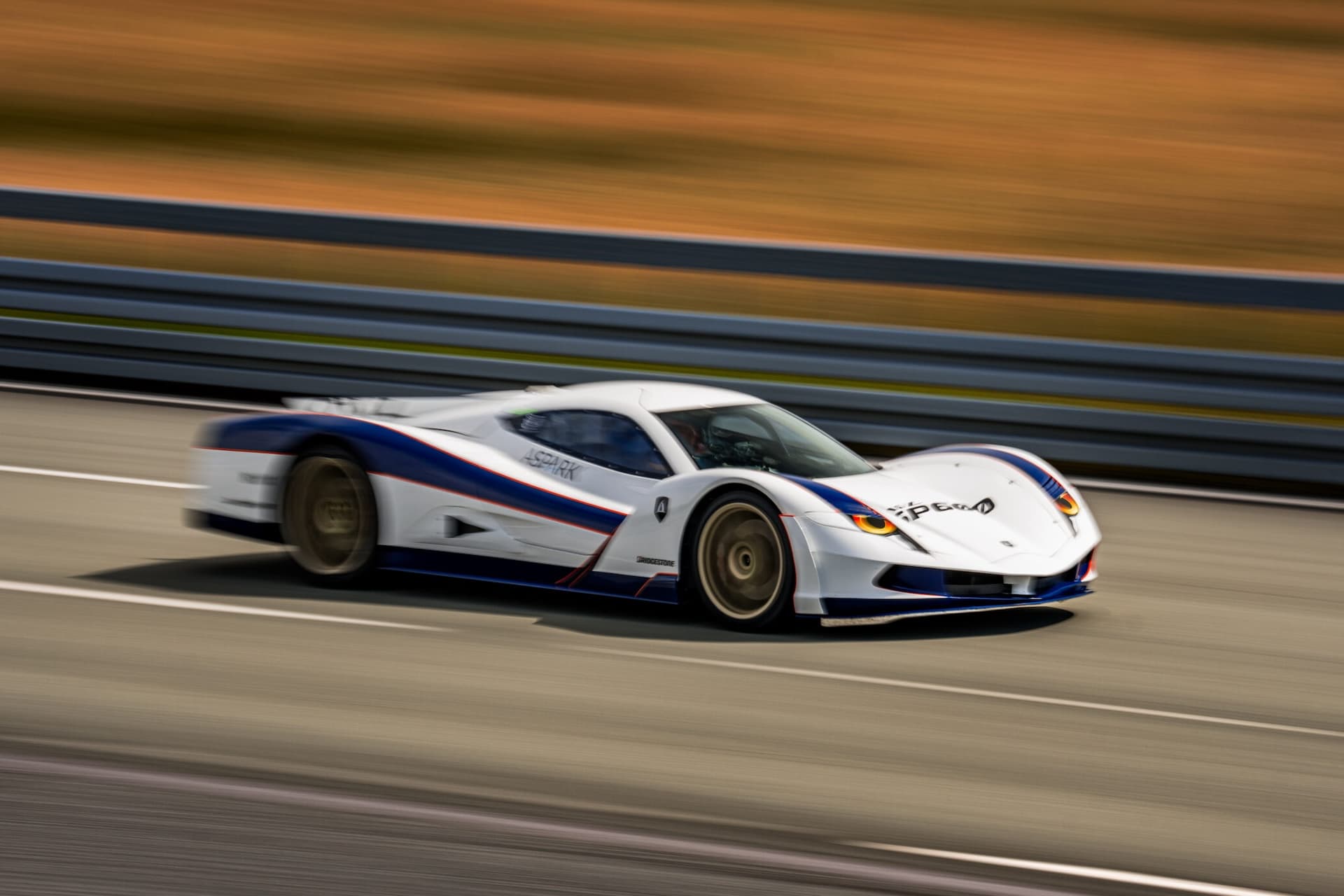 Cover Image for 439 km/h: Das ist das schnellste Elektroauto der Welt