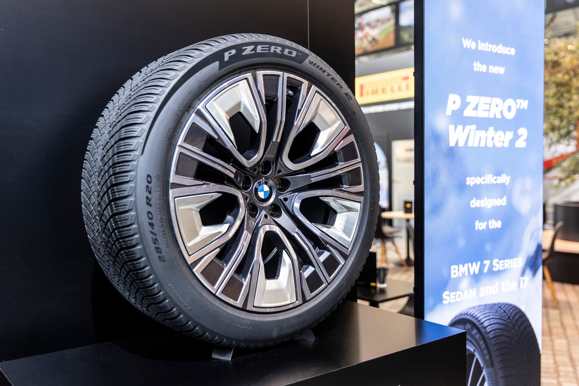 Cover Image for 50 km mehr Reichweite: BMW und Pirelli entwickeln speziellen Winterreifen