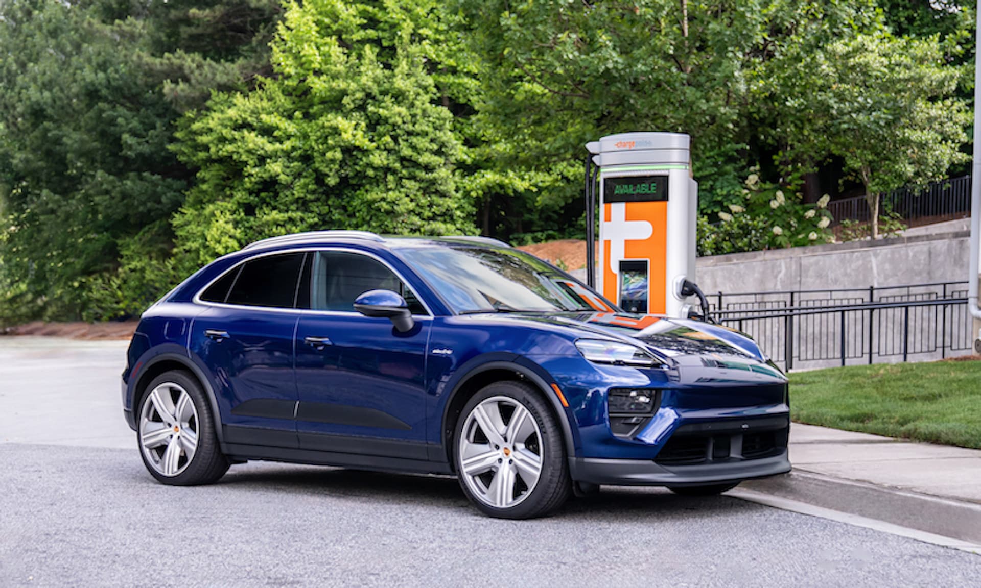 Cover Image for Porsche nutzt in Nordamerika ChargePoint-Netz mit
