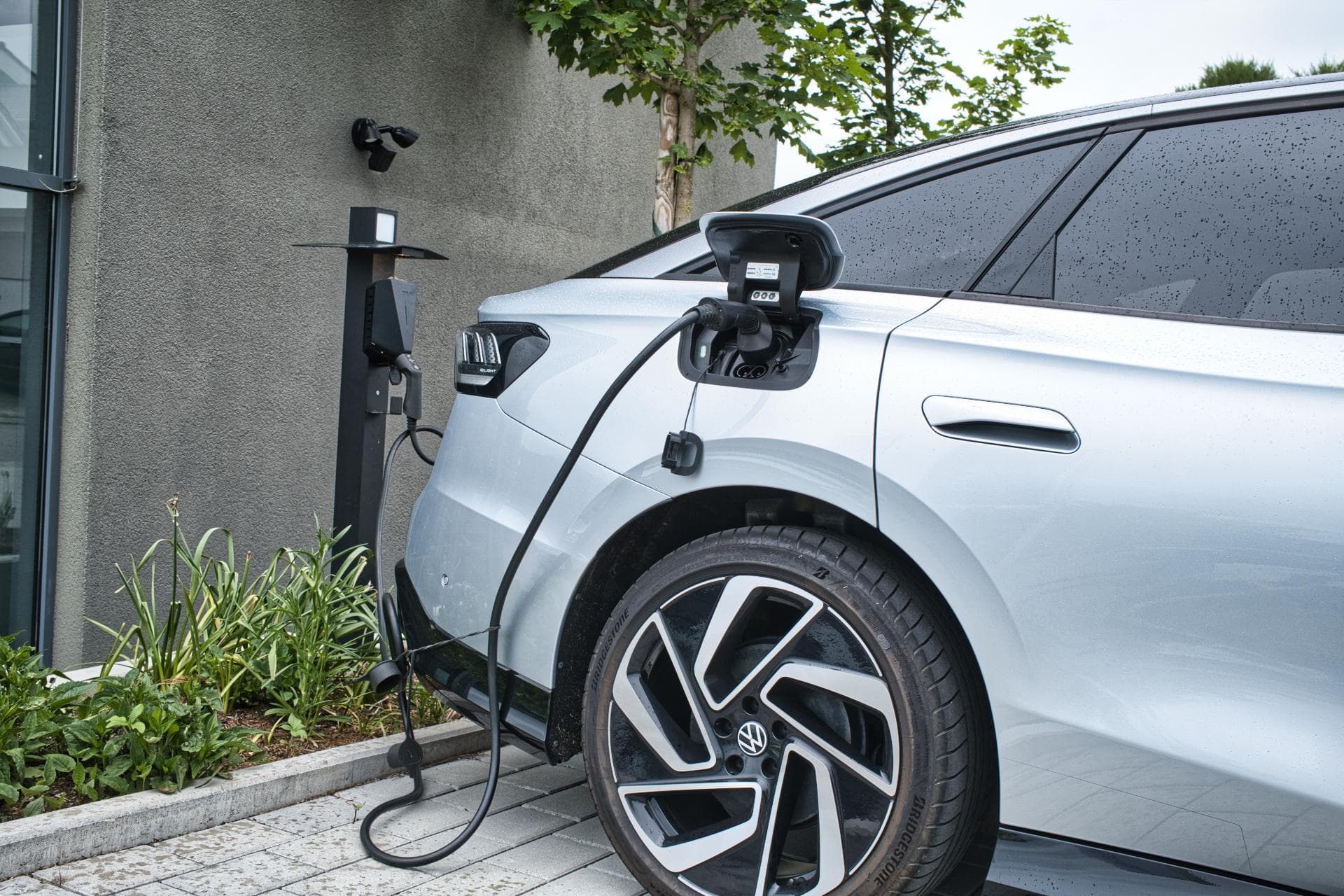 Cover Image for Diese 39 E-Autos sind bereits heute bidirektional ladefähig