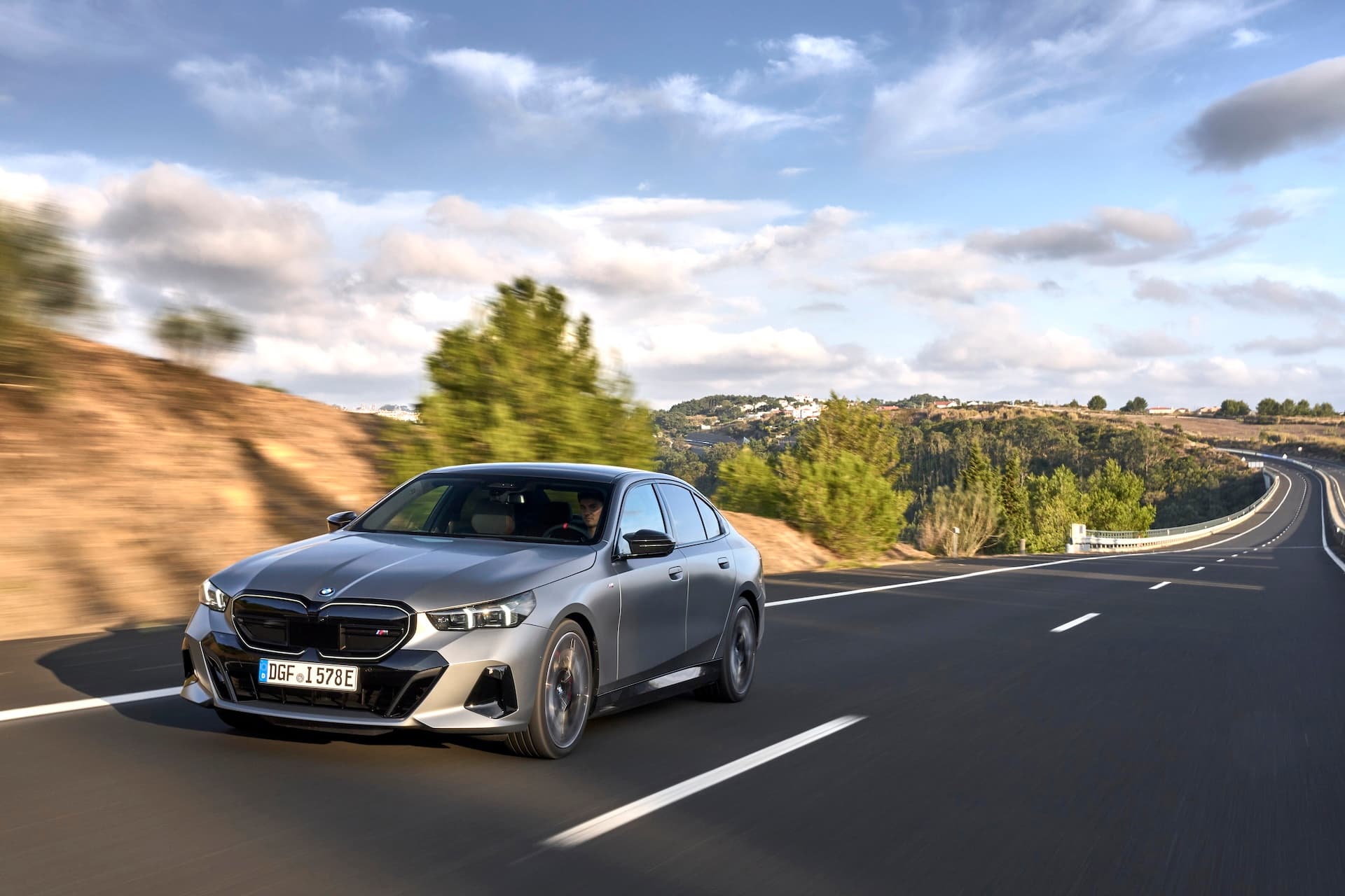Cover Image for BMW dank Elektroautos weiterhin weltweit im Absatz-Plus