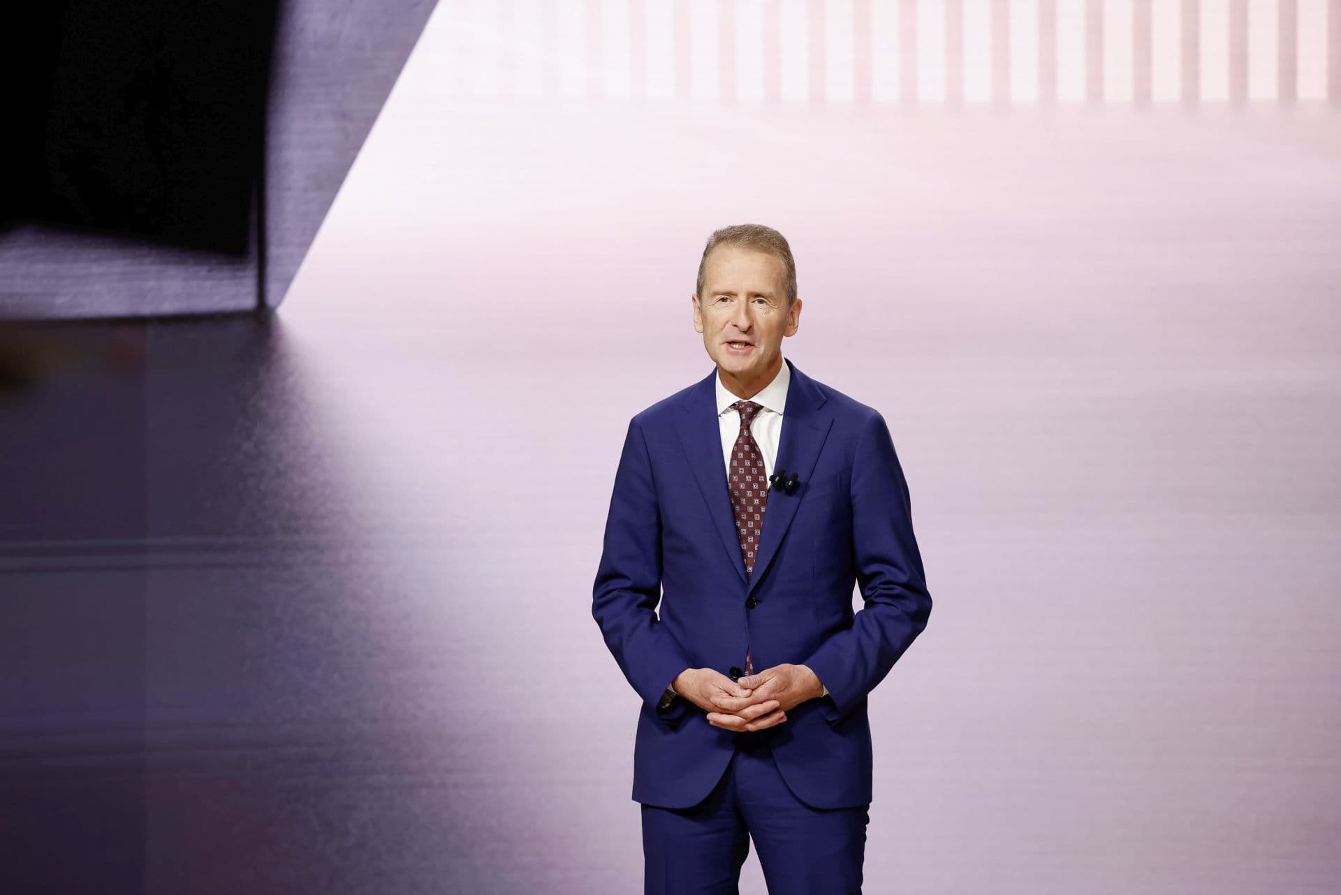 Cover Image for Herbert Diess: Elektromobilität wird fast kostenlos