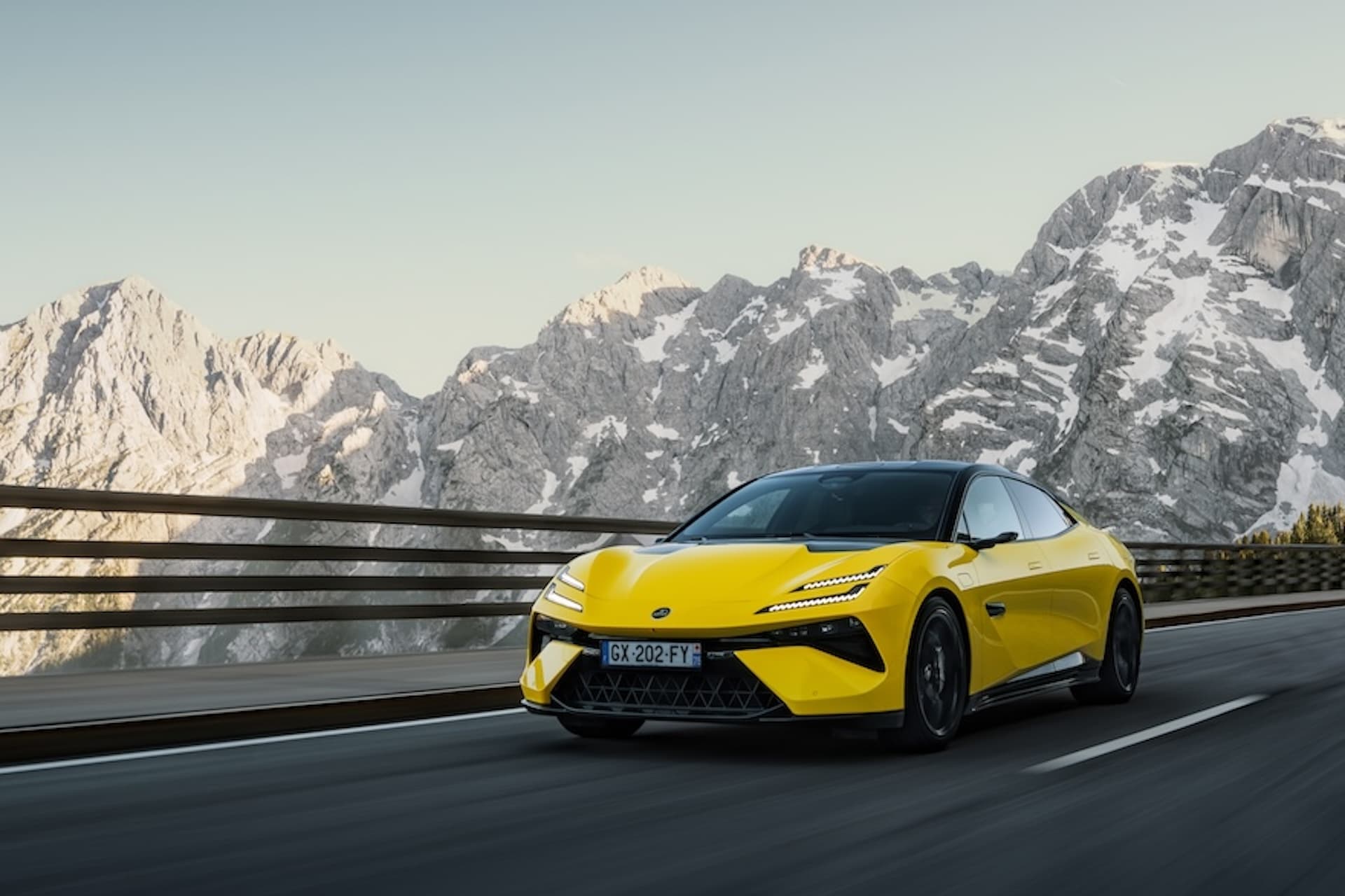 Cover Image for Fahrbericht Lotus Emeya S: Gemacht für die große Reise