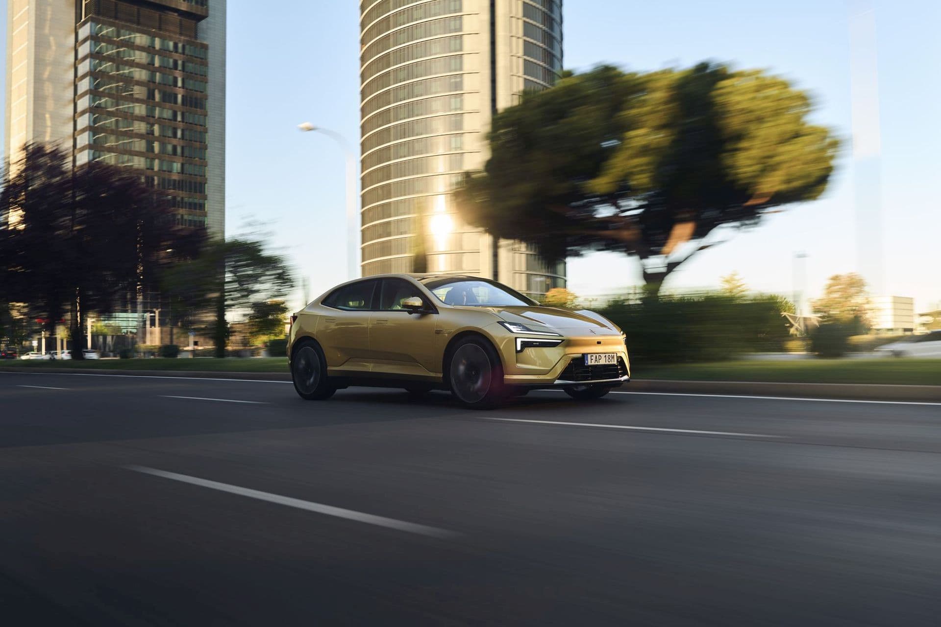 Cover Image for Erste Fahrt im Polestar 4 Long Range Dual motor