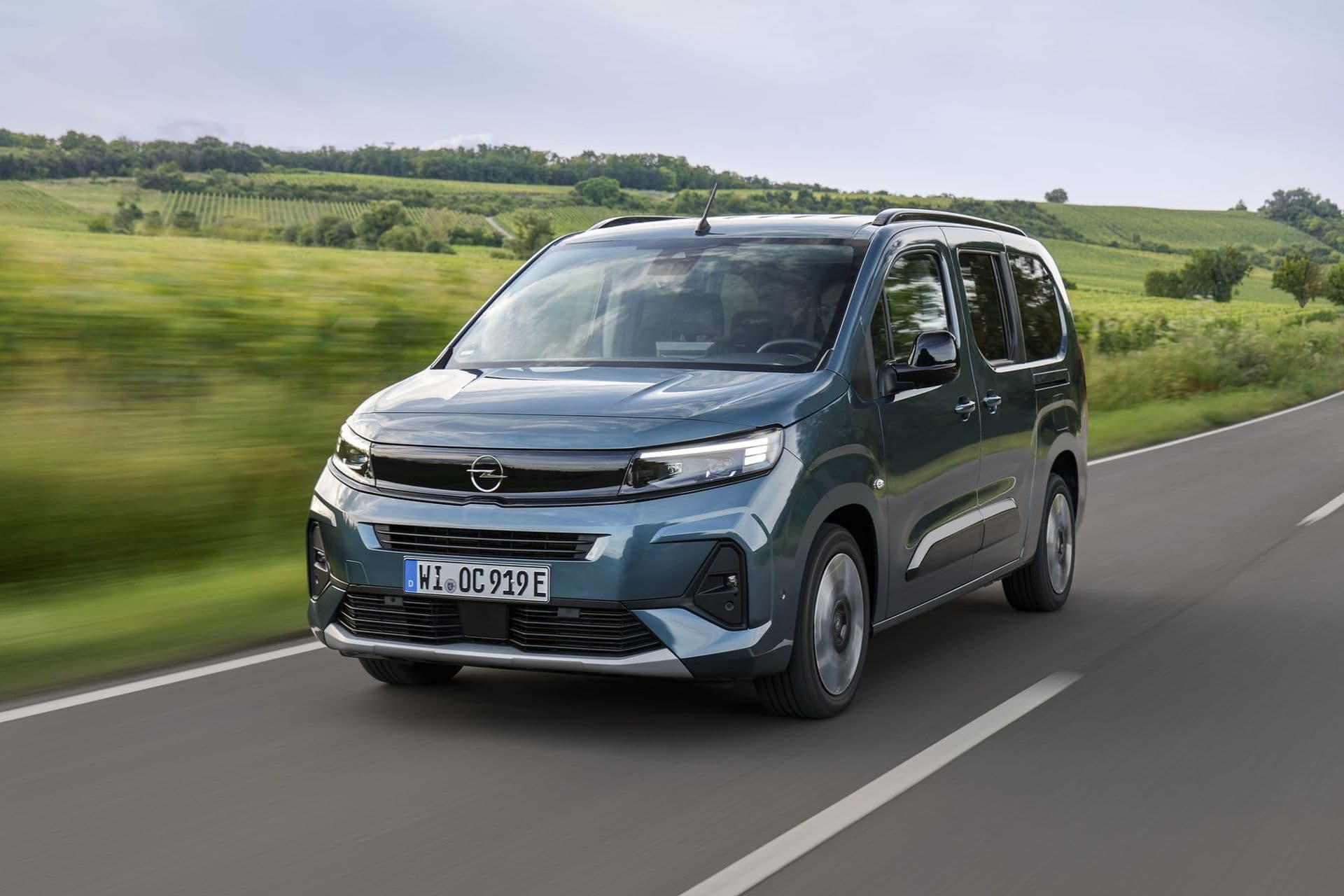 Cover Image for Opel Combo Electric: Fahrbericht zum Facelift
