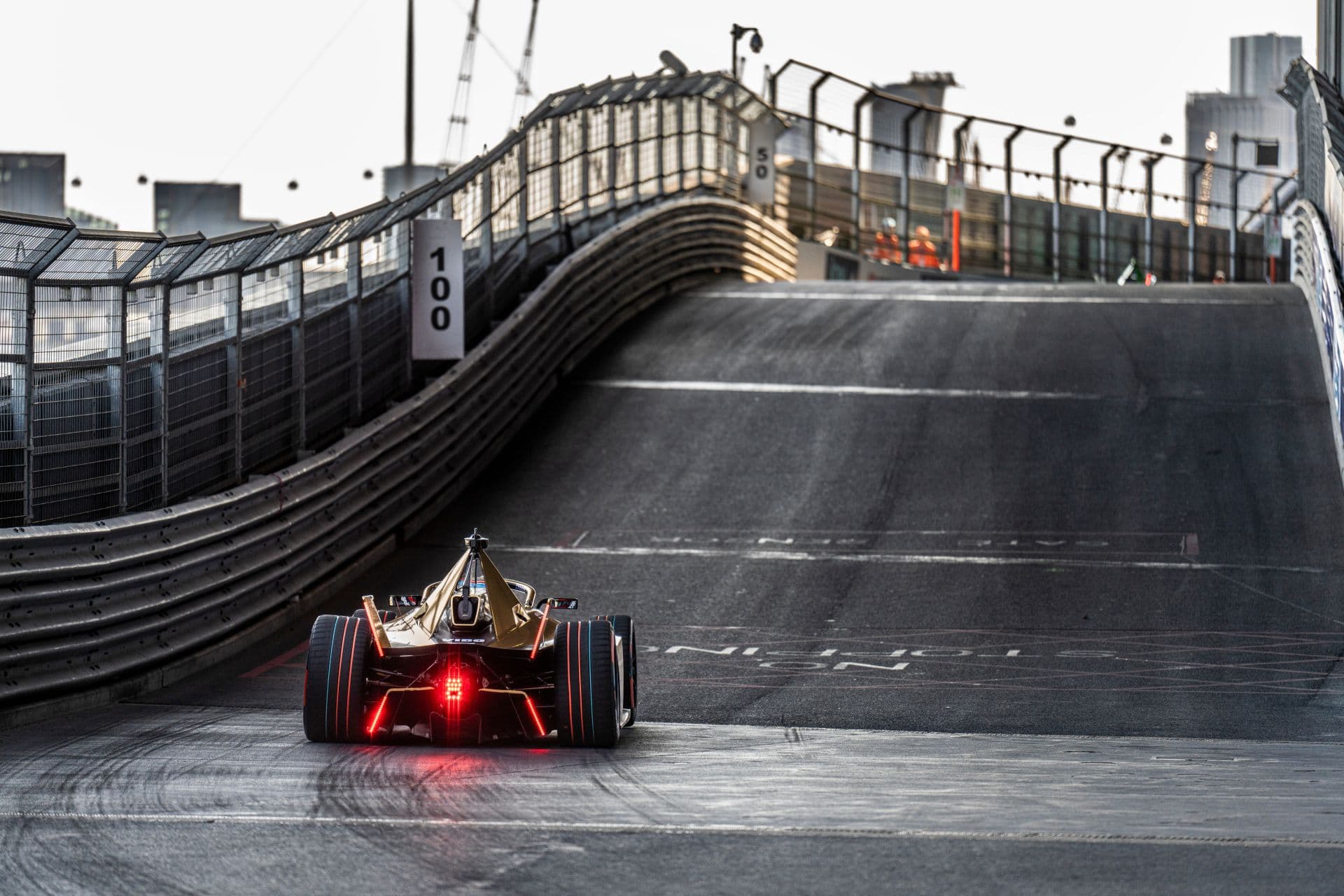Cover Image for Florian Lüft: „E-Mobilität braucht Mut, es zu tun“