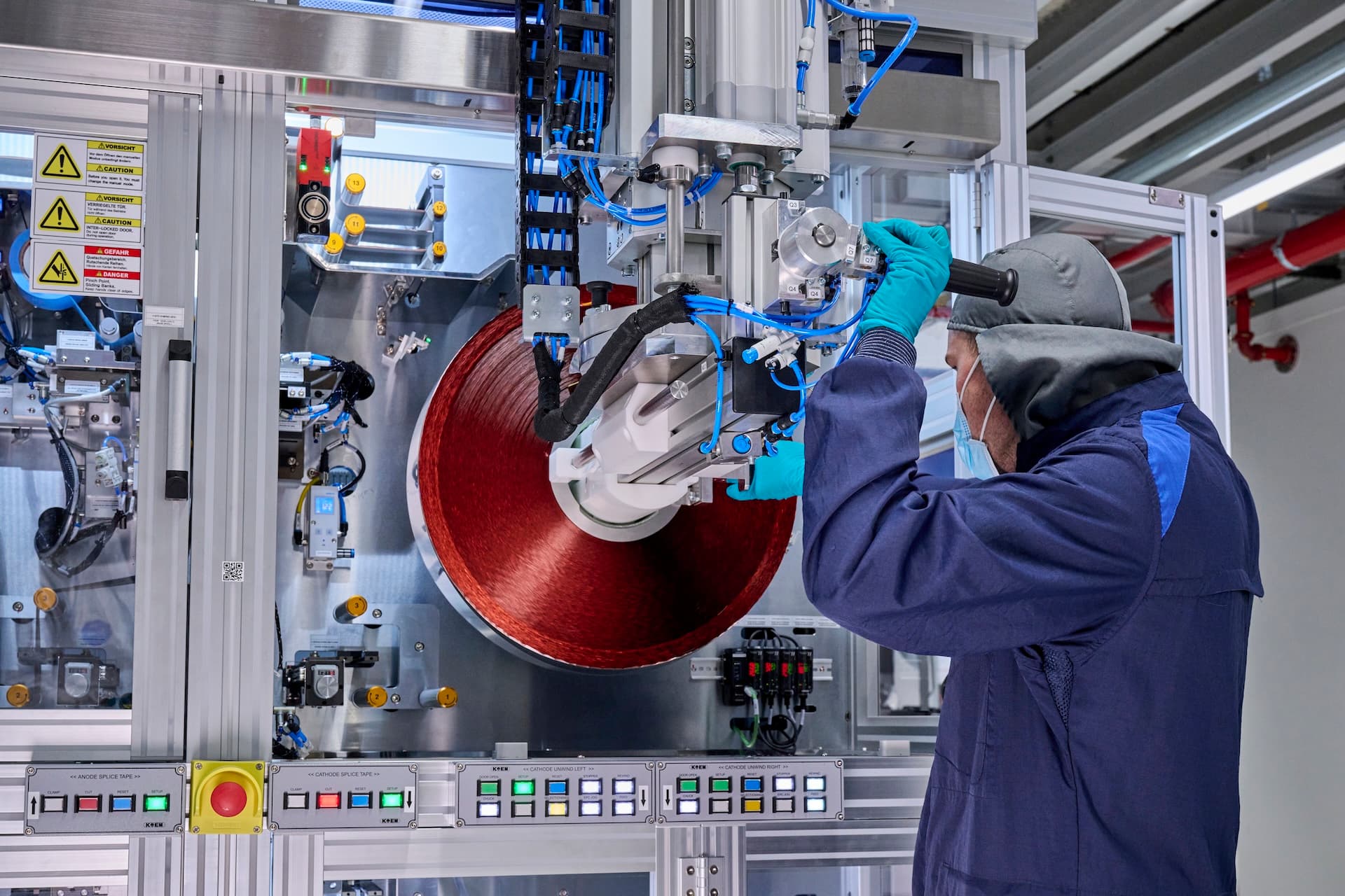 Cover Image for BMW forscht mit Uni Zagreb und KI an E-Auto-Akkus