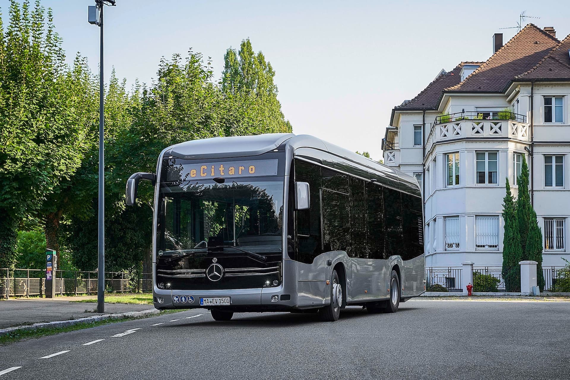 Cover Image for 350 Elektrobusse: Großauftrag für Mercedes eCitaro aus Hamburg