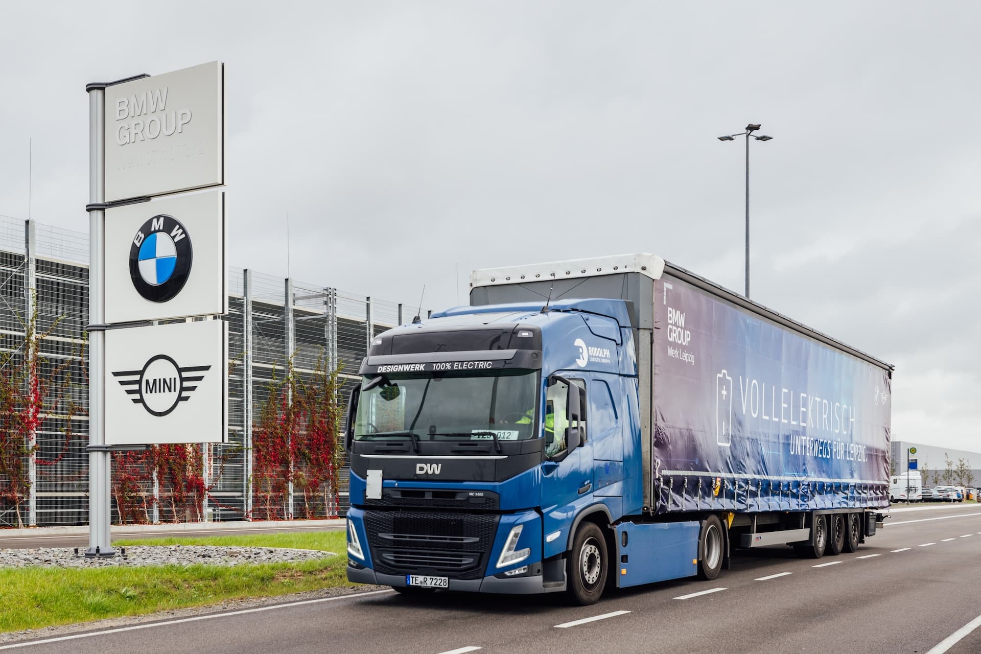 Cover Image for BMW setzt weitere Elektro-Lkw in der Logistik ein