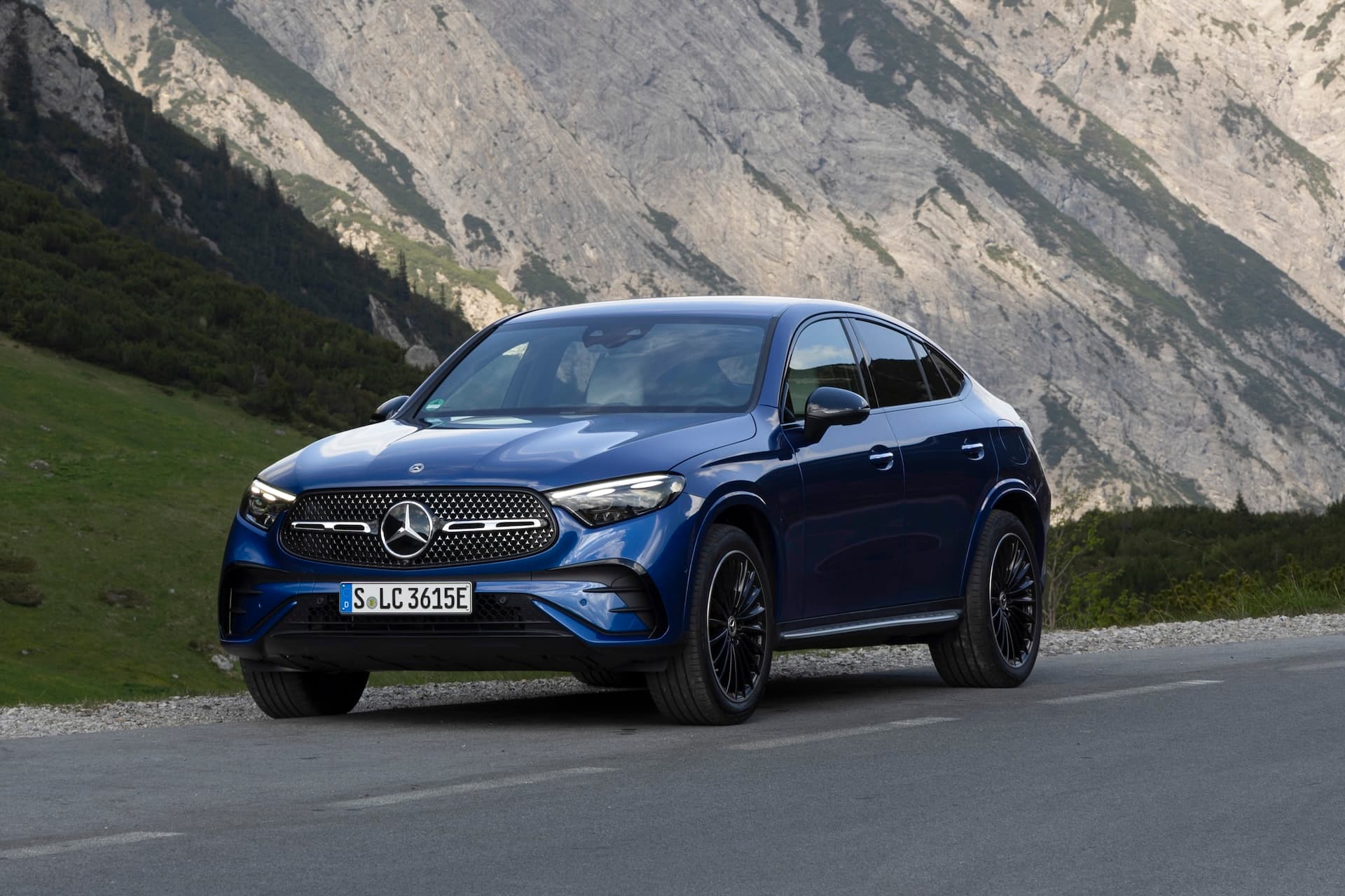 Cover Image for Mercedes-Benz: 31 Prozent im Minus mit E-Autos