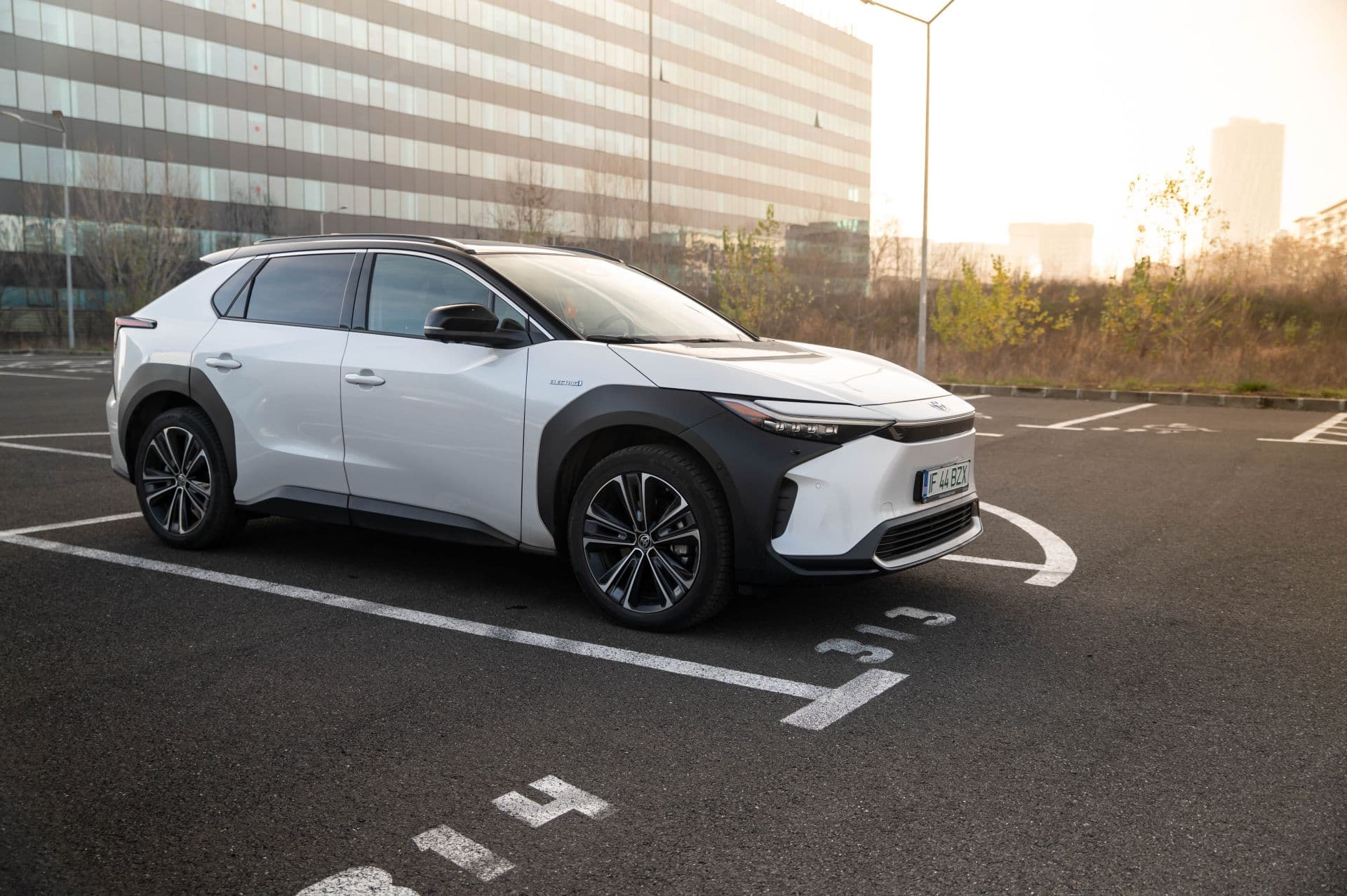 Cover Image for Toyota startet US-Produktion von E-Autos erst 2026