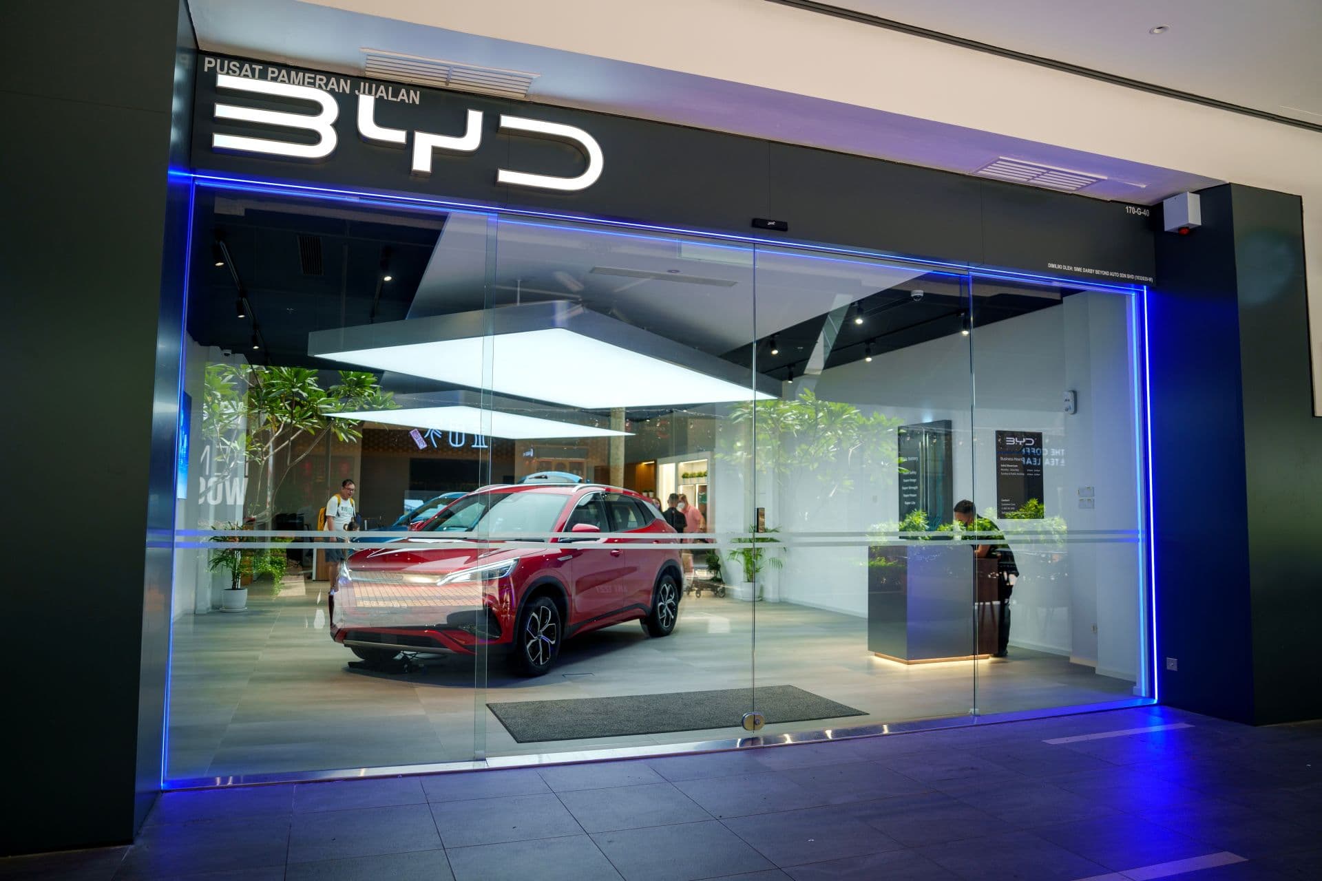 Cover Image for BYD verkaufte 4,3 Millionen Autos in 2024: Plug-in-Hybride dominieren