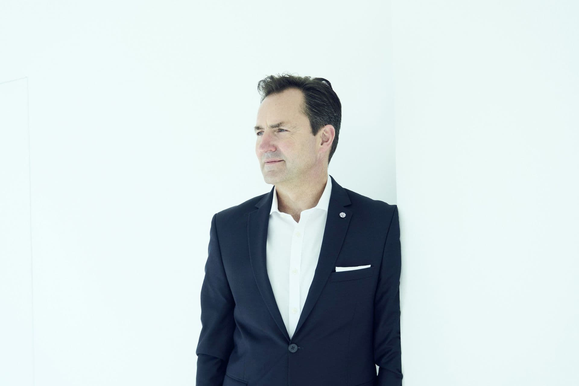 Cover Image for VW-Chef: Werke und Stellenstreichungen unvermeidbar