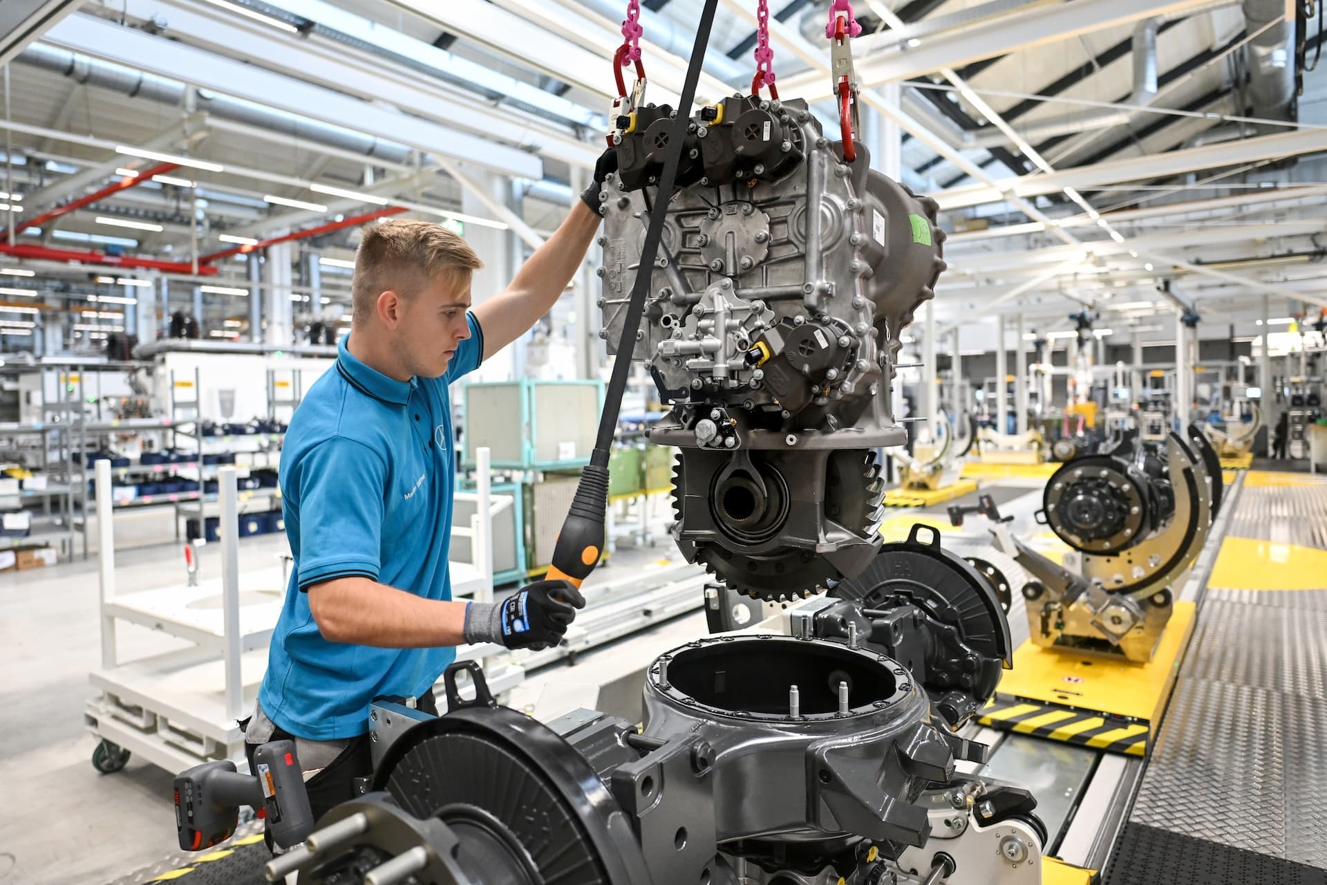 Cover Image for Wie Daimler Truck die E-Achsen für seine Elektro-Lkw baut