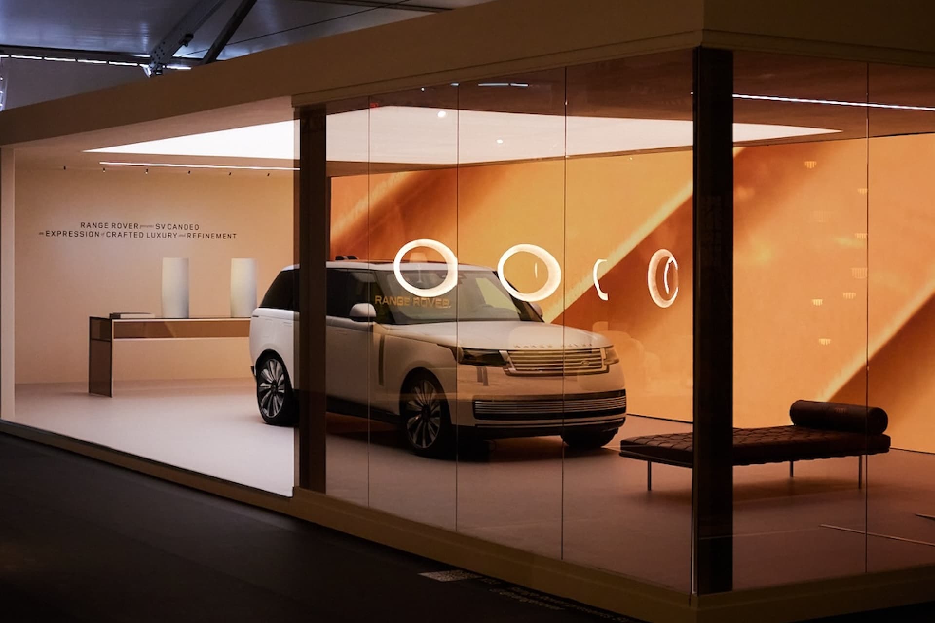 Cover Image for Jaguar Land Rover startet große Elektrooffensive ab 2026