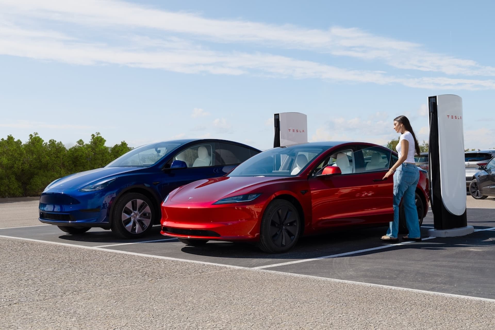 Cover Image for Tesla V4 Supercharger: Schneller denn je