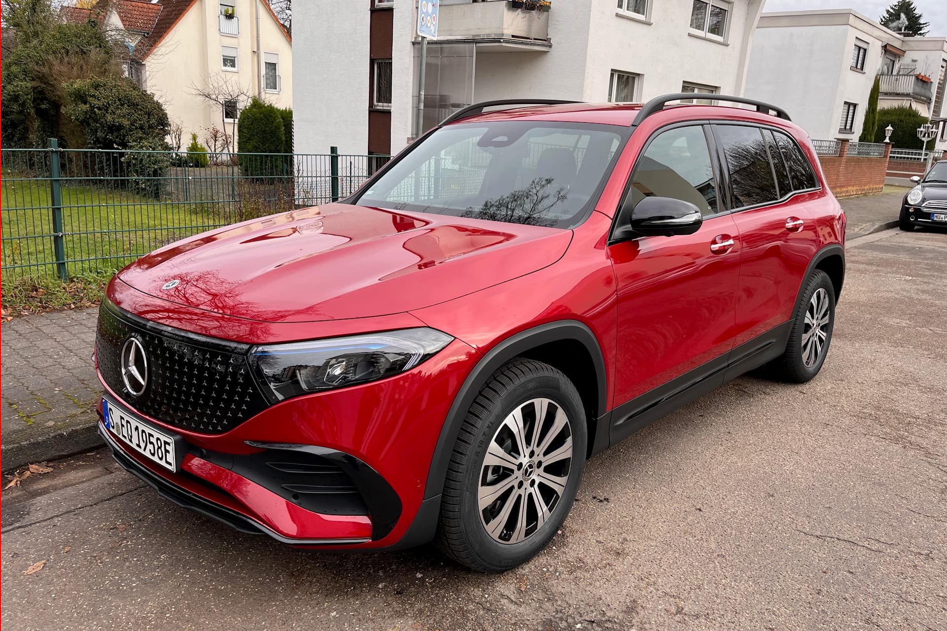 Cover Image for Mercedes-Benz EQB im Test: Geräumiges E-SUV mit Esprit