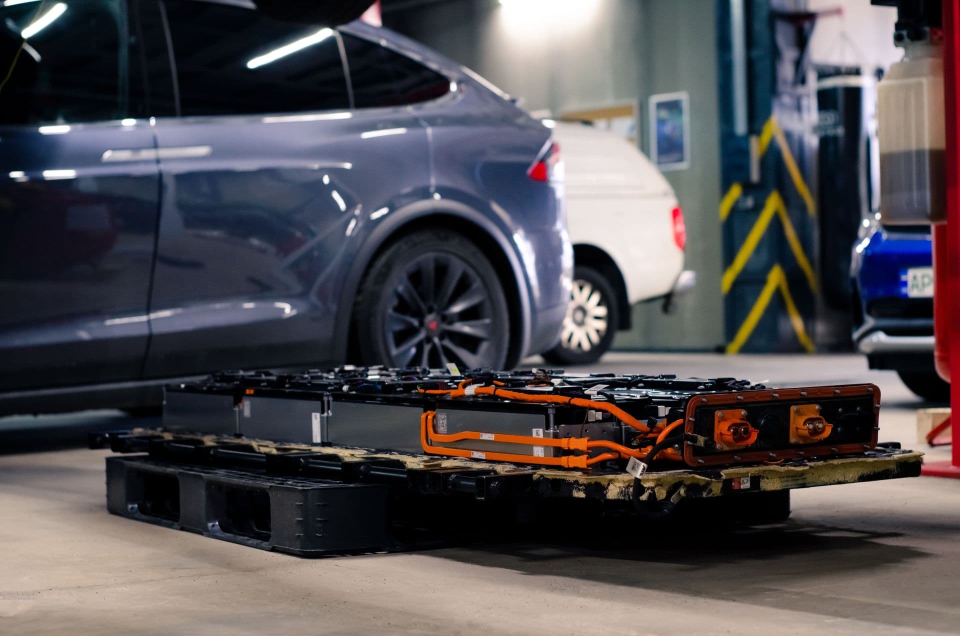 Cover Image for E-Auto-Reparatur: Warum Vorurteile unbegründet sind