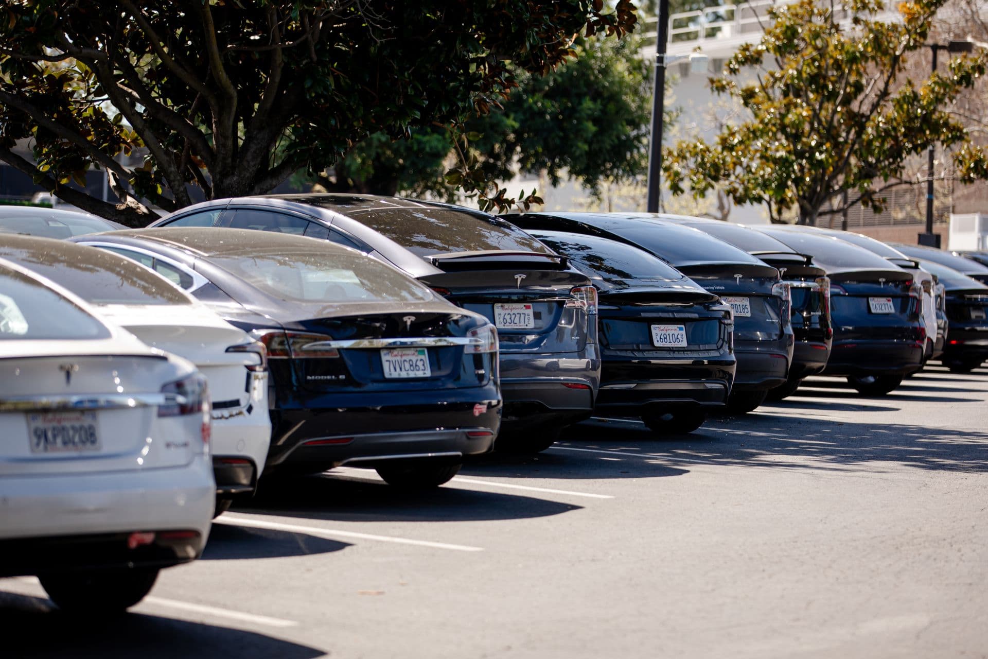 Cover Image for Telekom nimmt Tesla aus dem Dienstwagenangebot