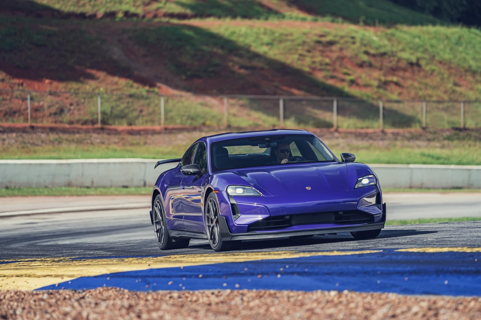 Cover Image for Porsche Taycan Turbo GT knackt weitere Rekorde